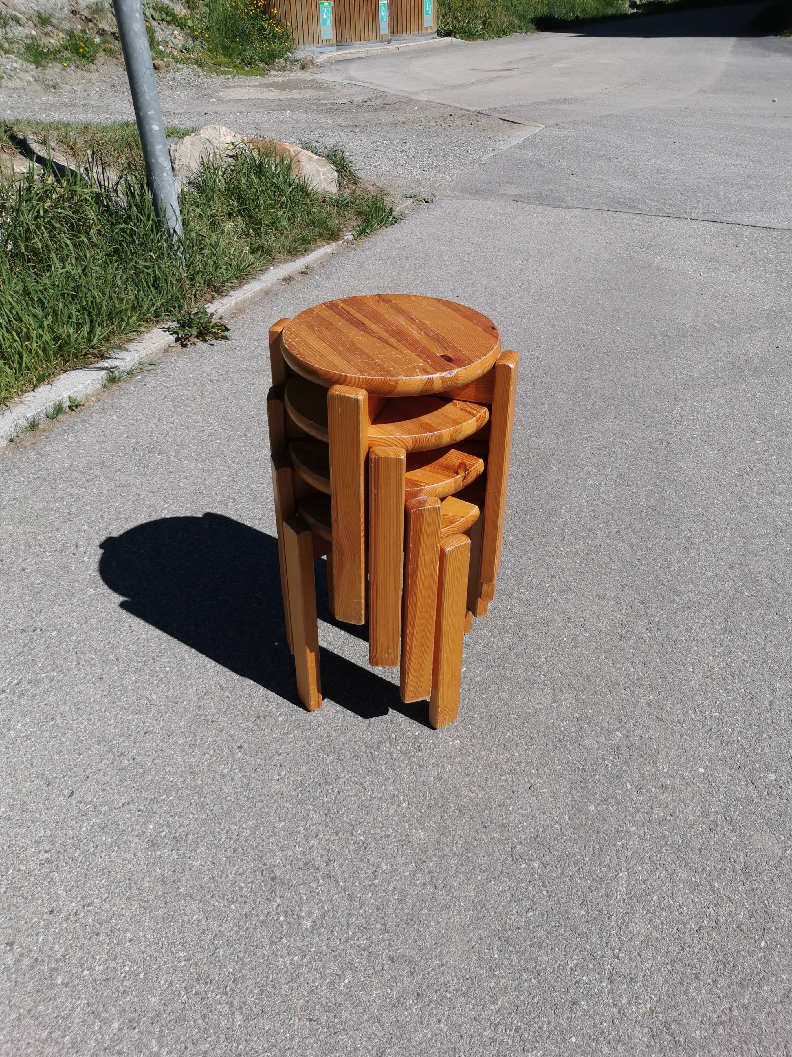Stackable pine stools