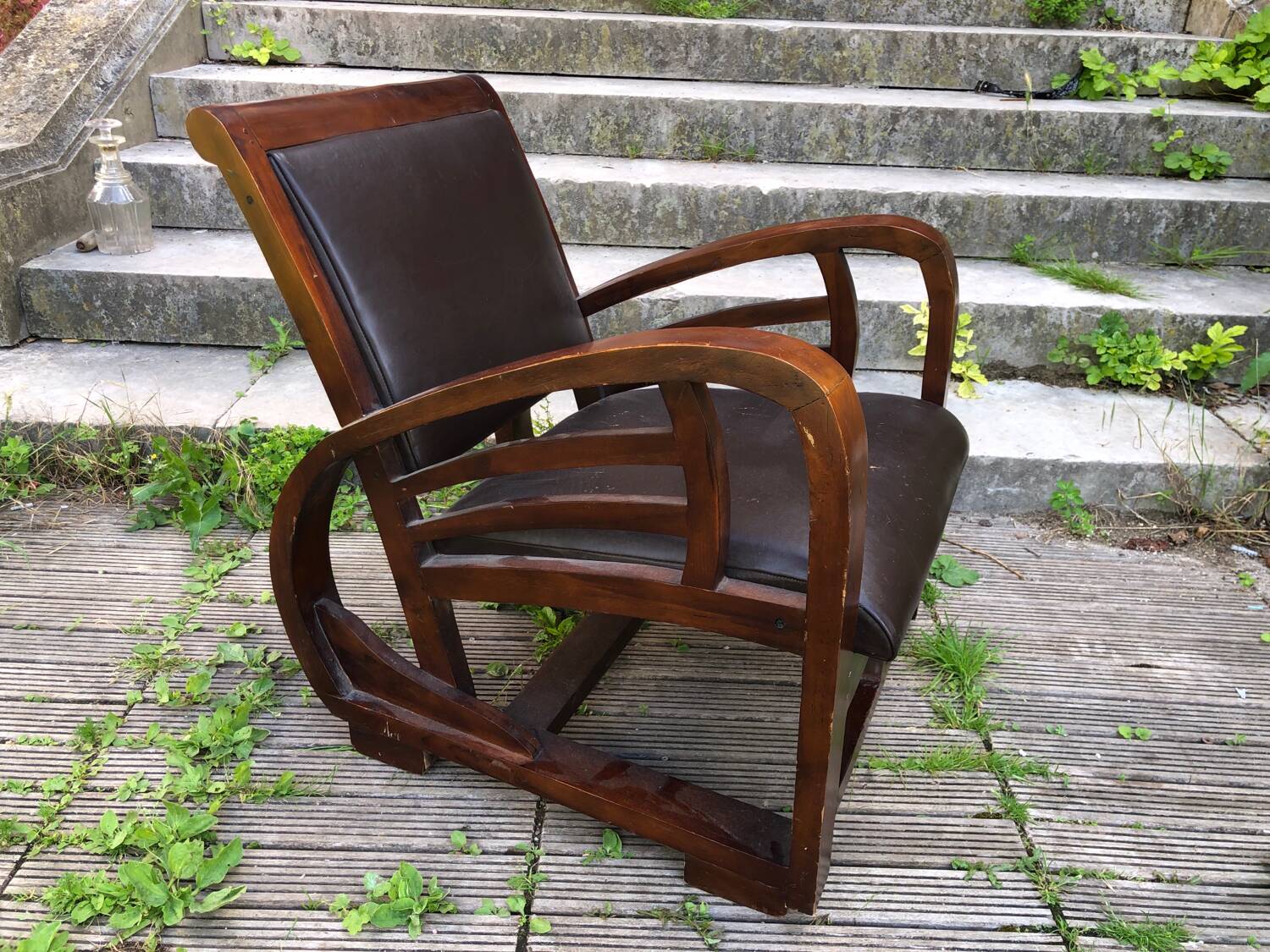 Colonial style club chair