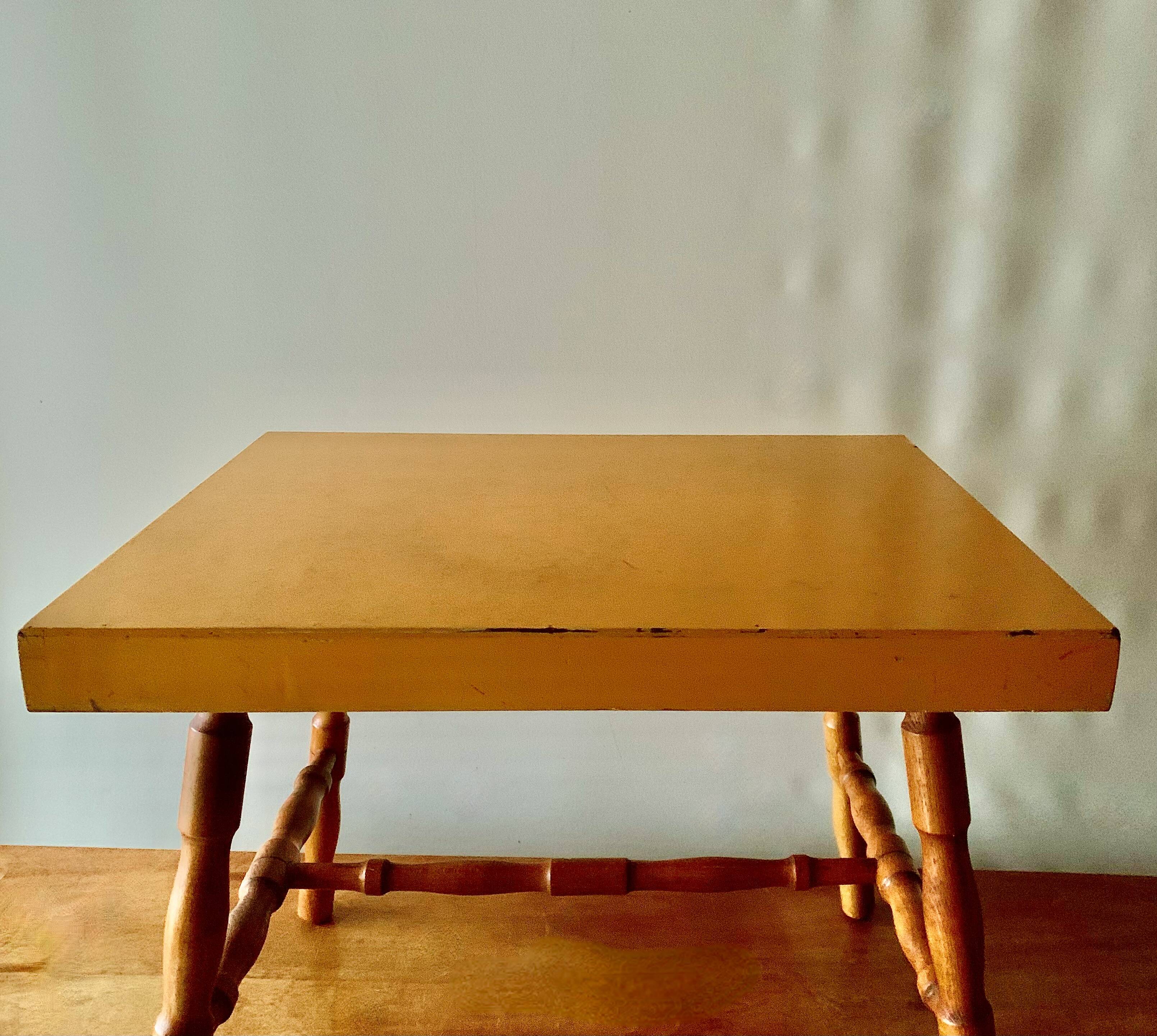 Vintage desk and chair for children in painted wood