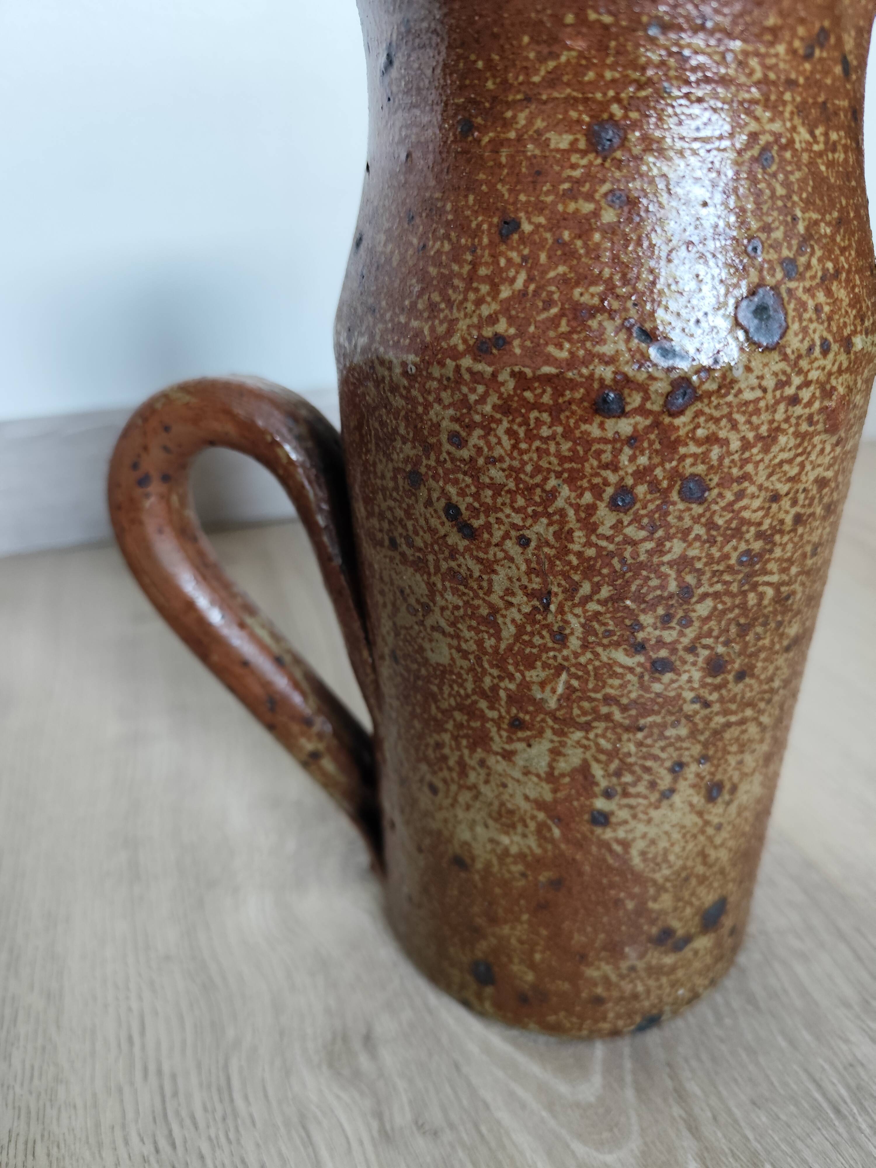 Pichet en grès pyrité vintage années 50