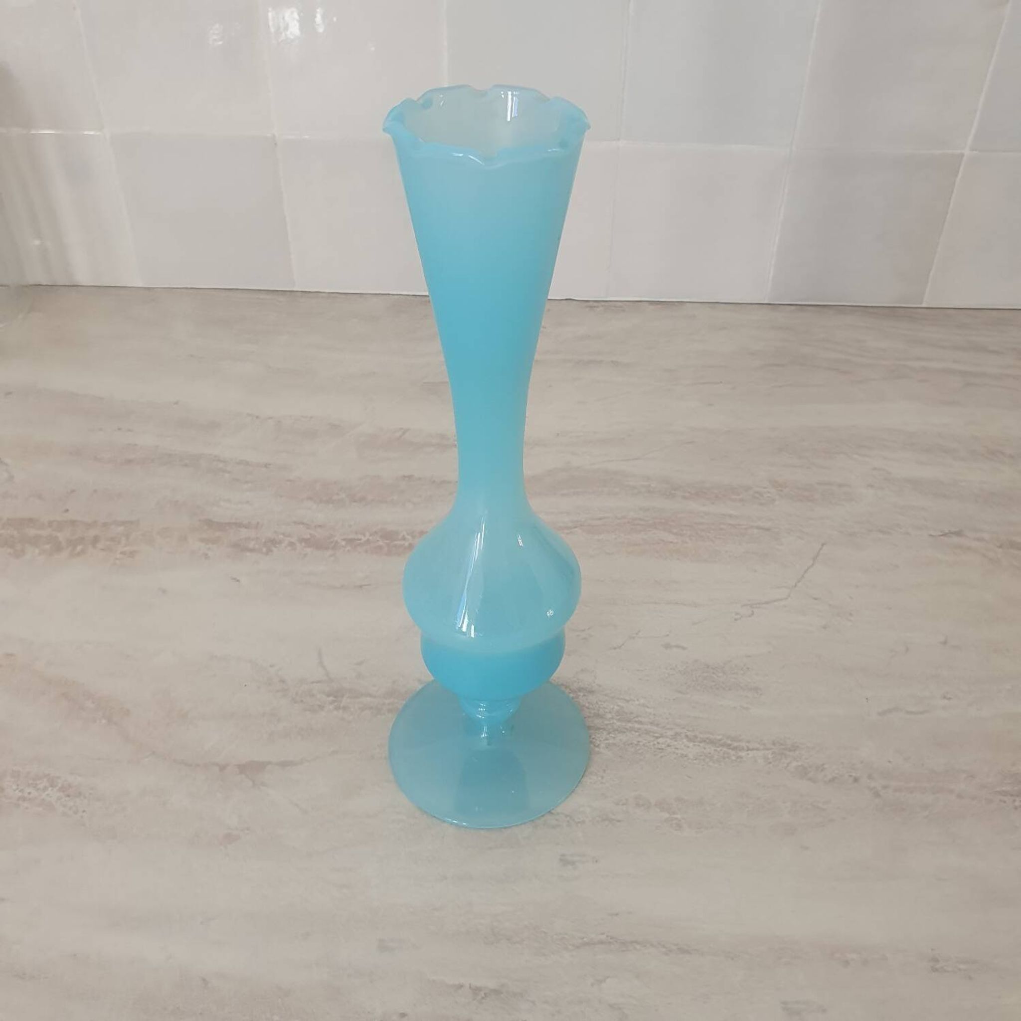 Soliflore / Vase in blue opaline glass, Florentine art