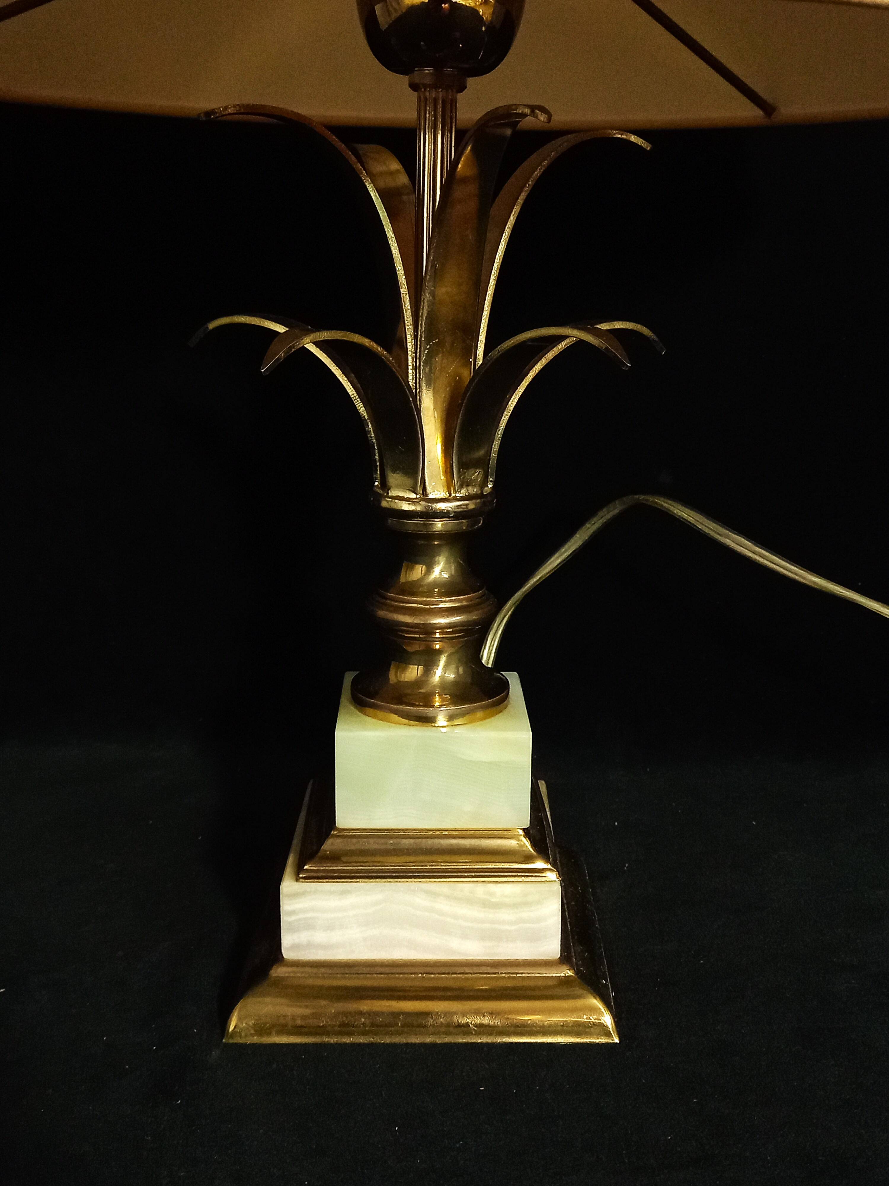 Pineapple style table lamp with onyx and brass base