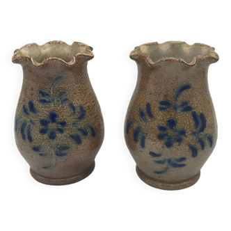 Paire de vases poterie vintage à décor floral et glaçureau sel