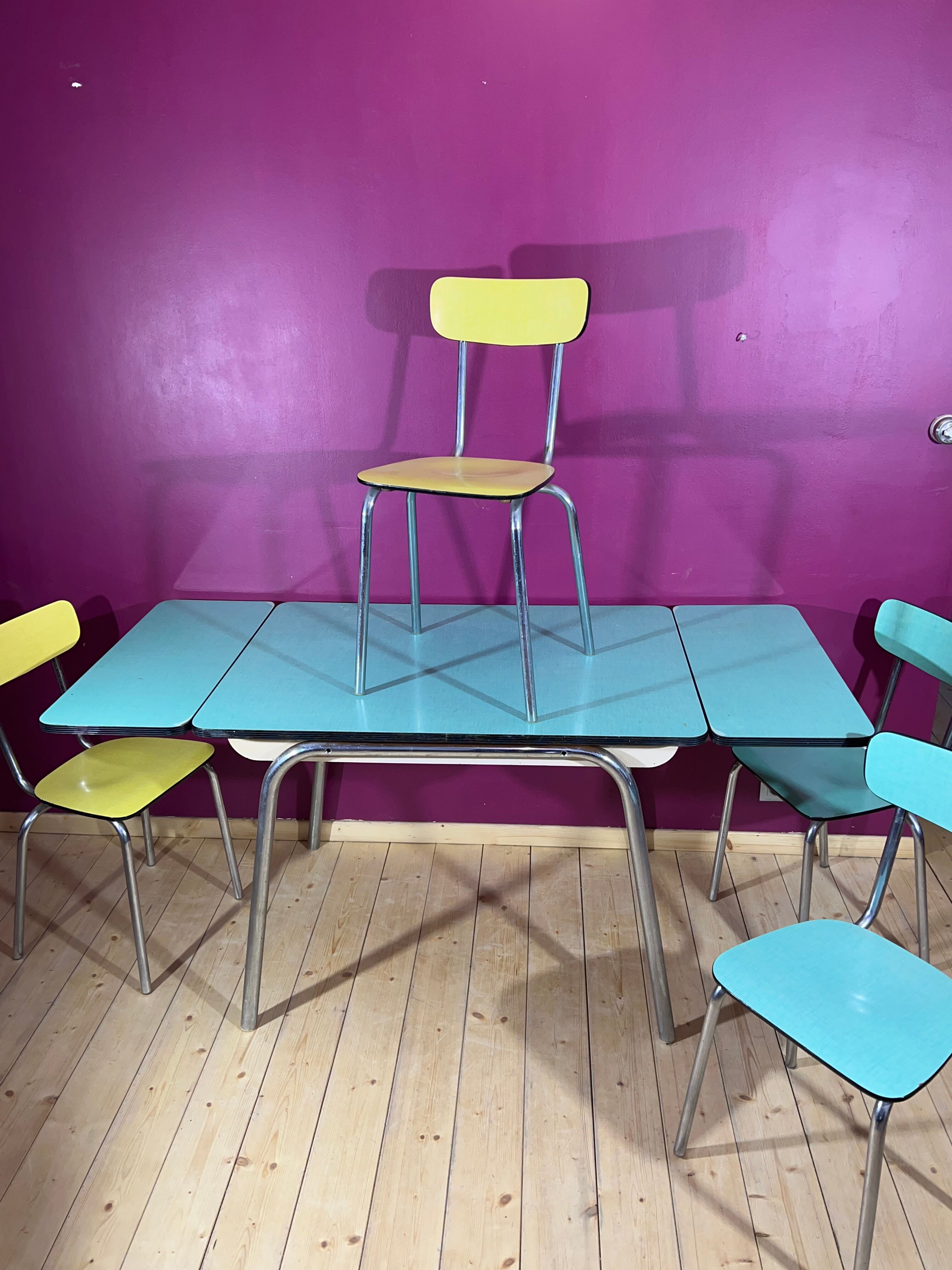 Formica table with extensions and 4 chairs 1950
