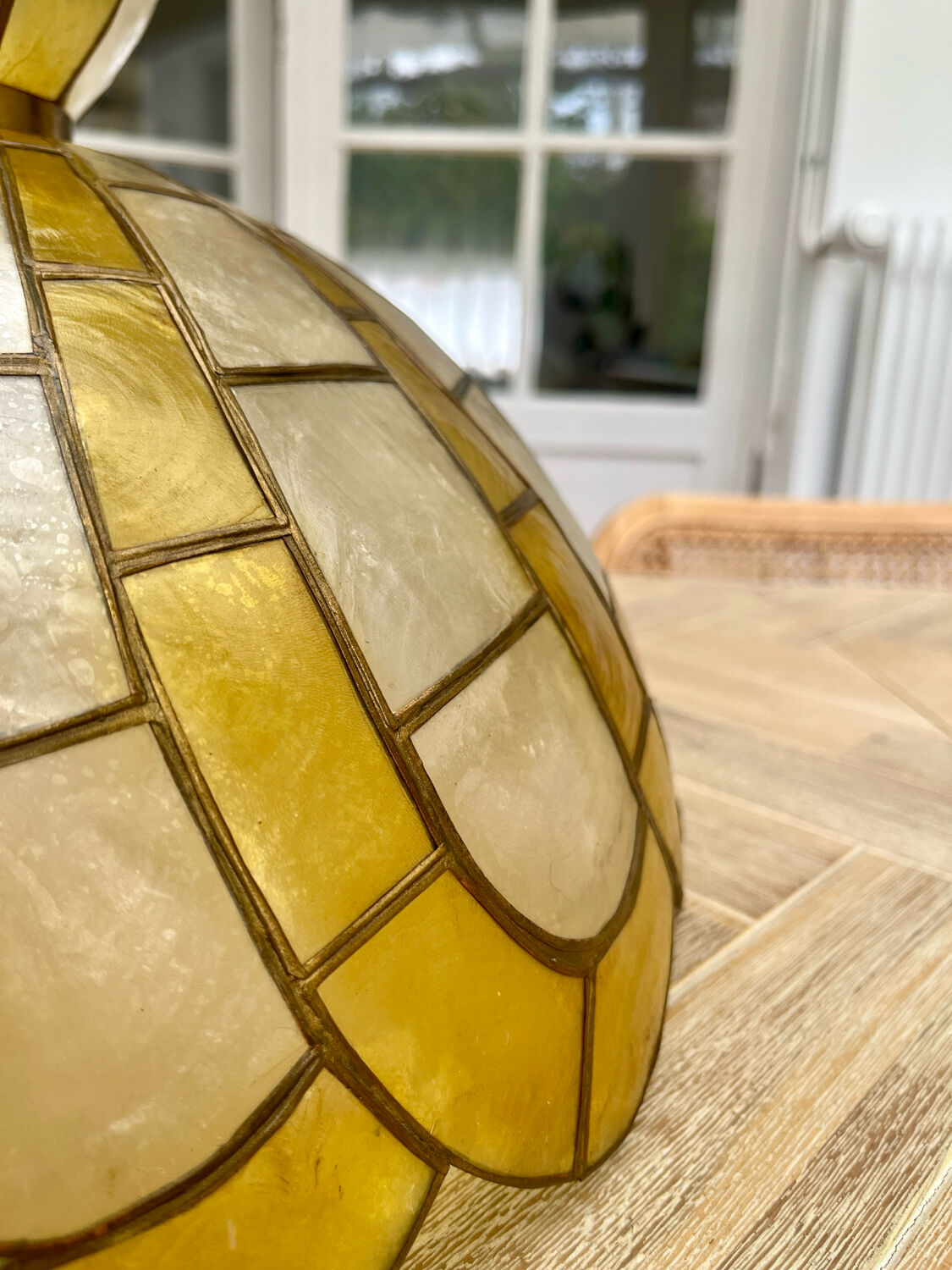 Mother-of-pearl "Sun" pendant