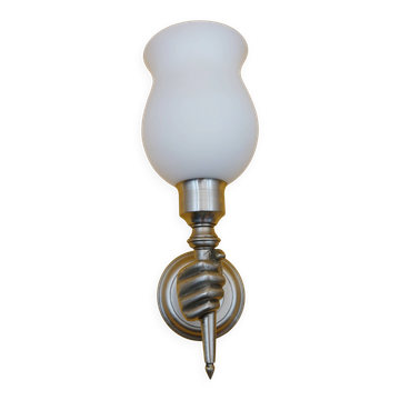 Metal wall light with opaline globe