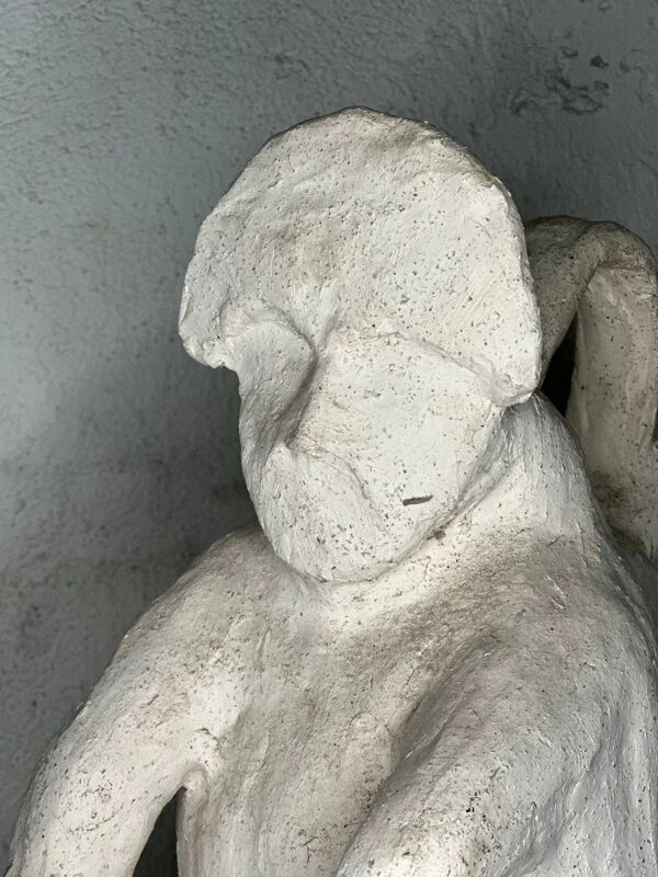 Sculpture en terre cuite anthropomorphe