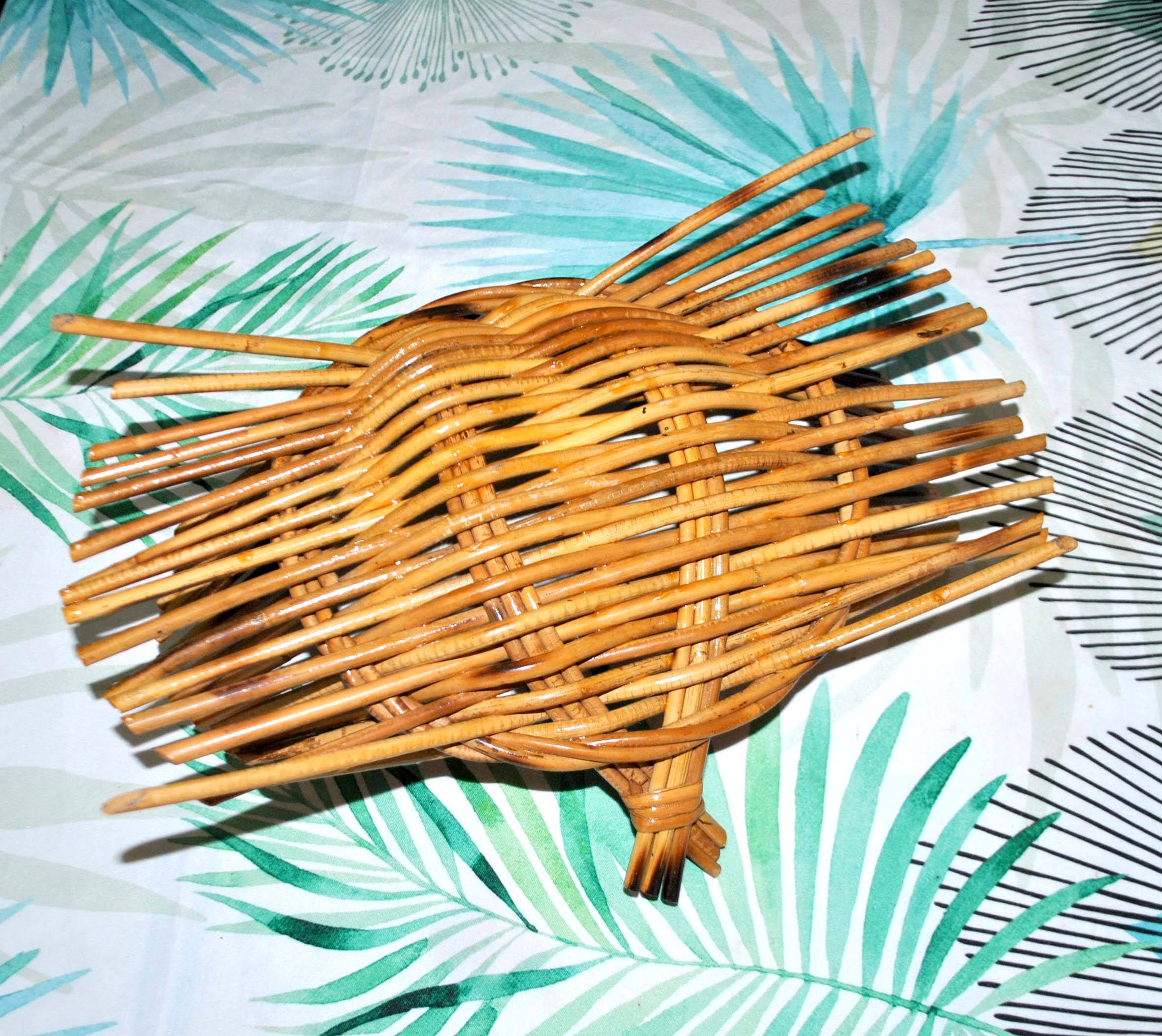 Vintage basket in woven rattan - fruit bowl empty-pocket 1960-1970 Hippie