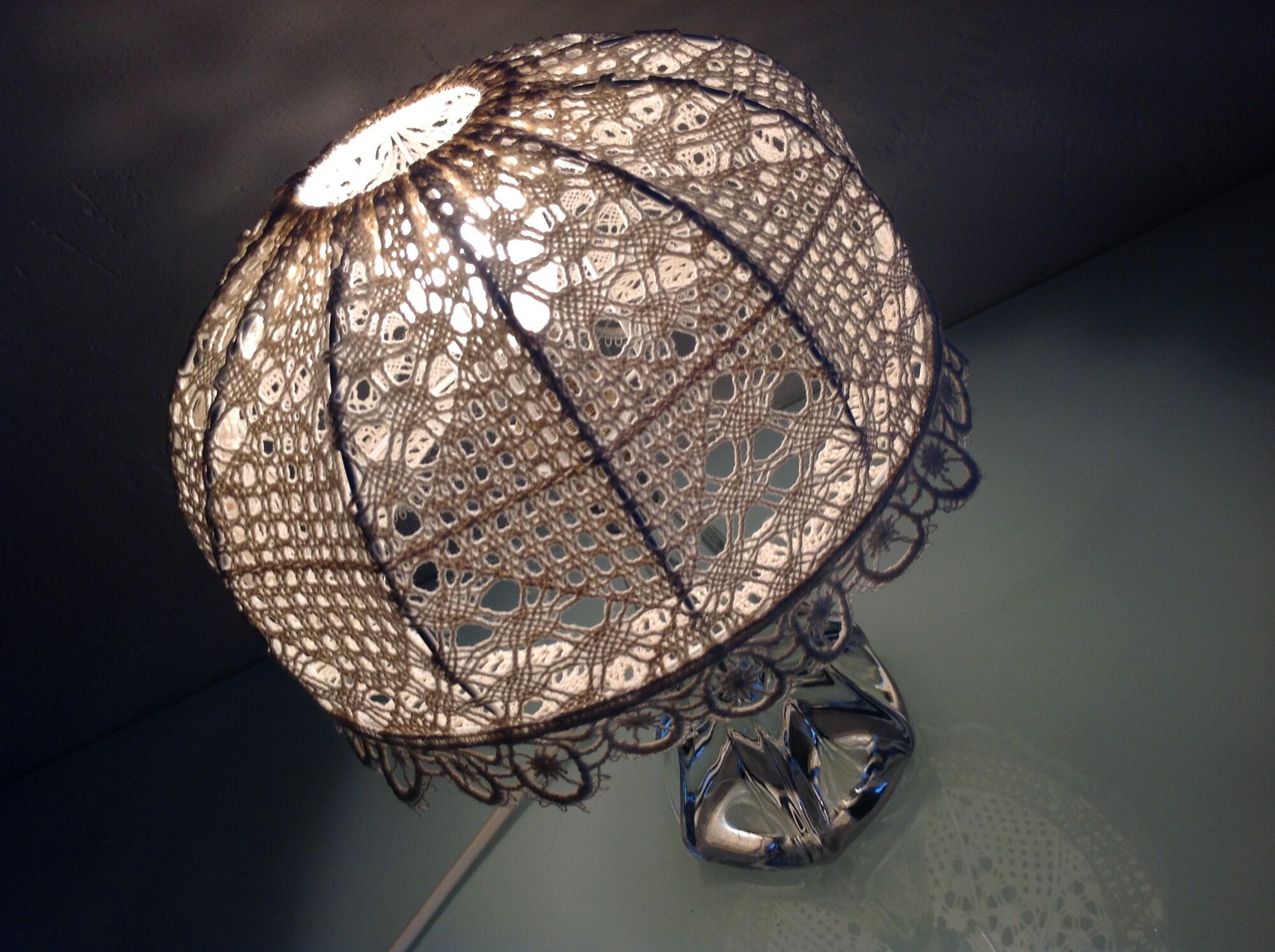 Bedside lamp glass foot and lampshade hook ecru / vintage 60s-70s
