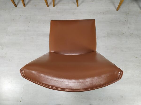 8 chaises skaï marron 1950