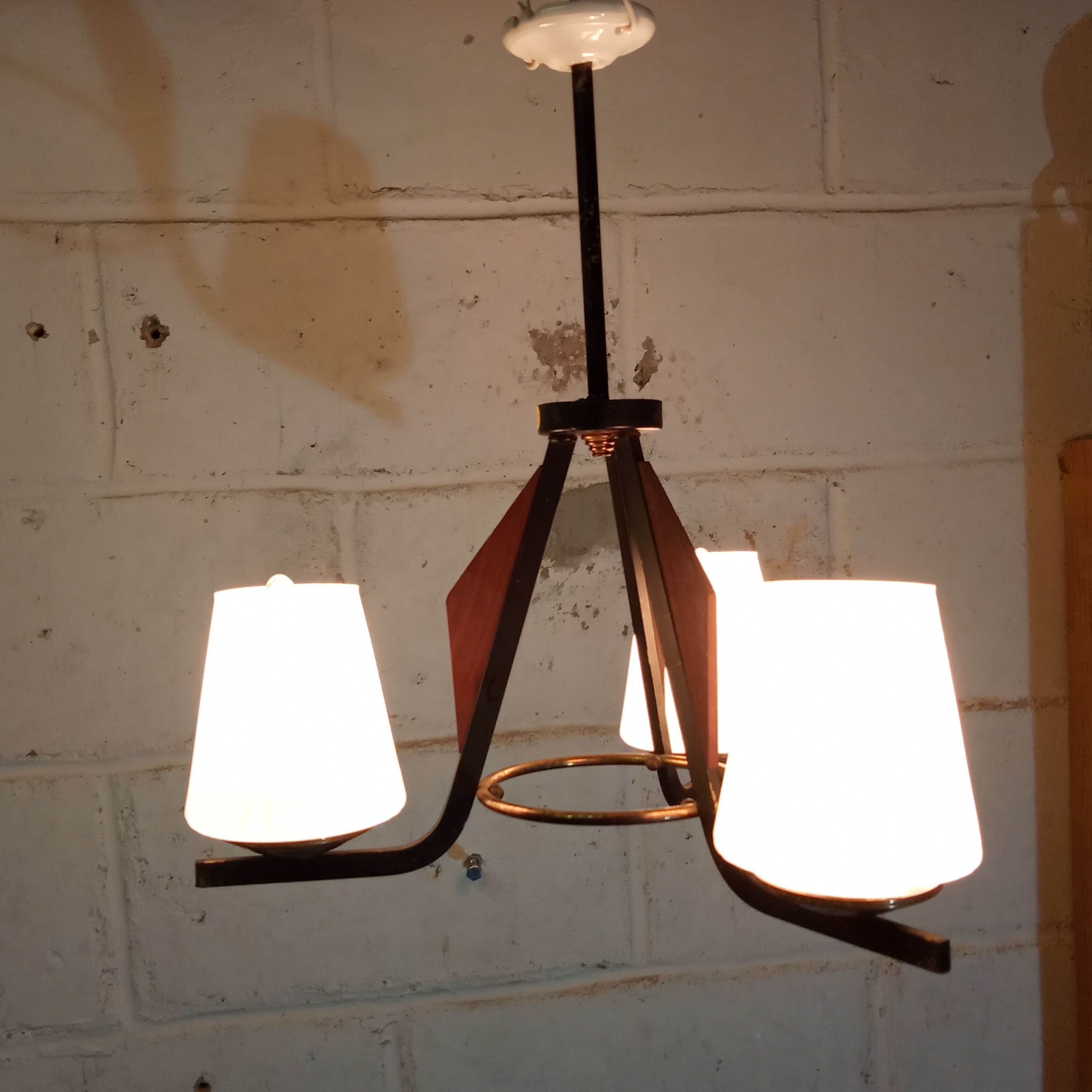 Lustre scandinave des années 60