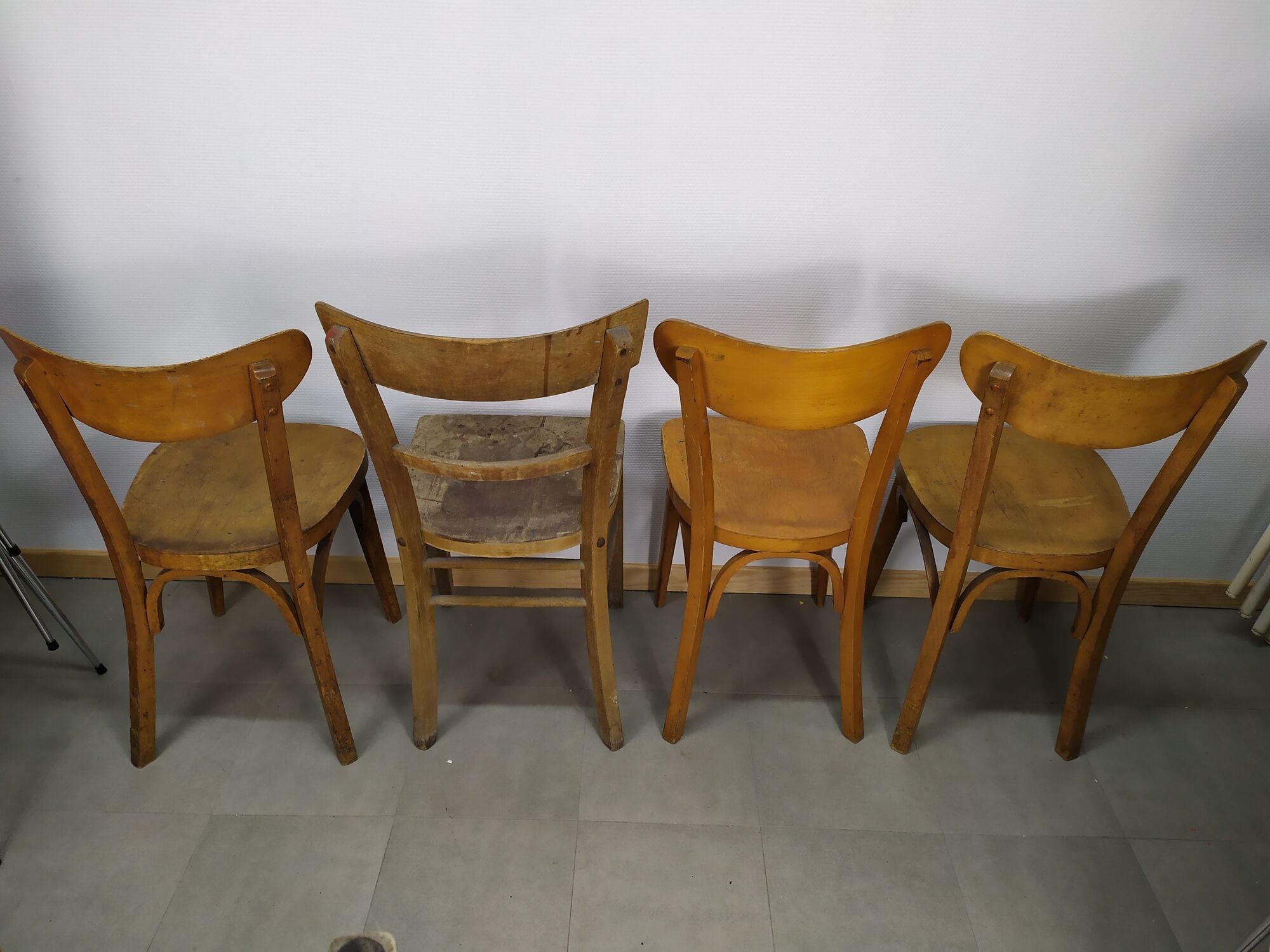 Lot of 4 Wooden bistro chair - vintage - Old