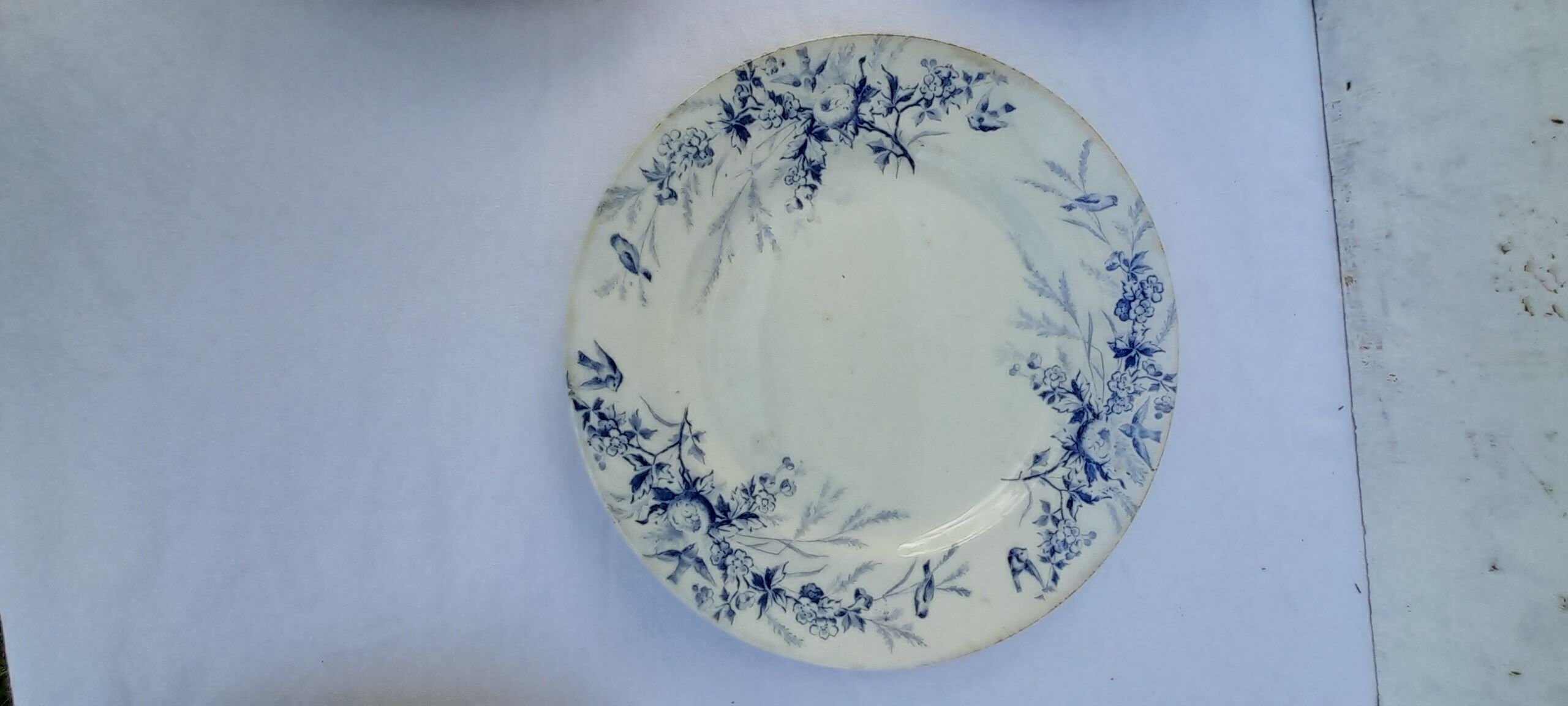 8 flat earthenware plates Creil and Montereau late nineteenth diam 23 cm