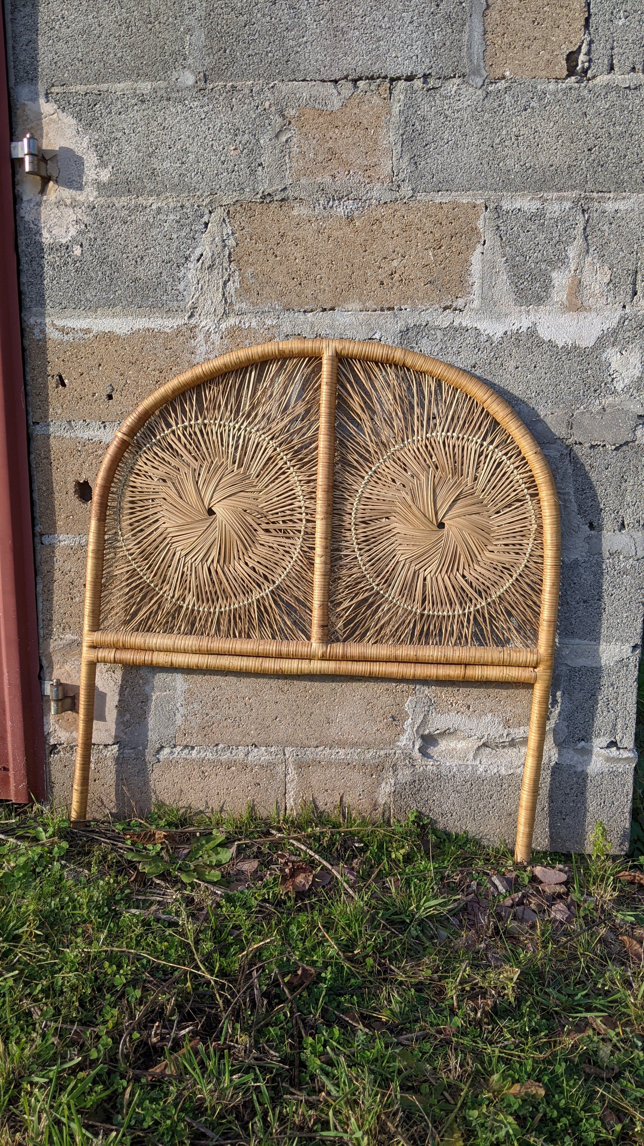 Rattan sun headboard one person