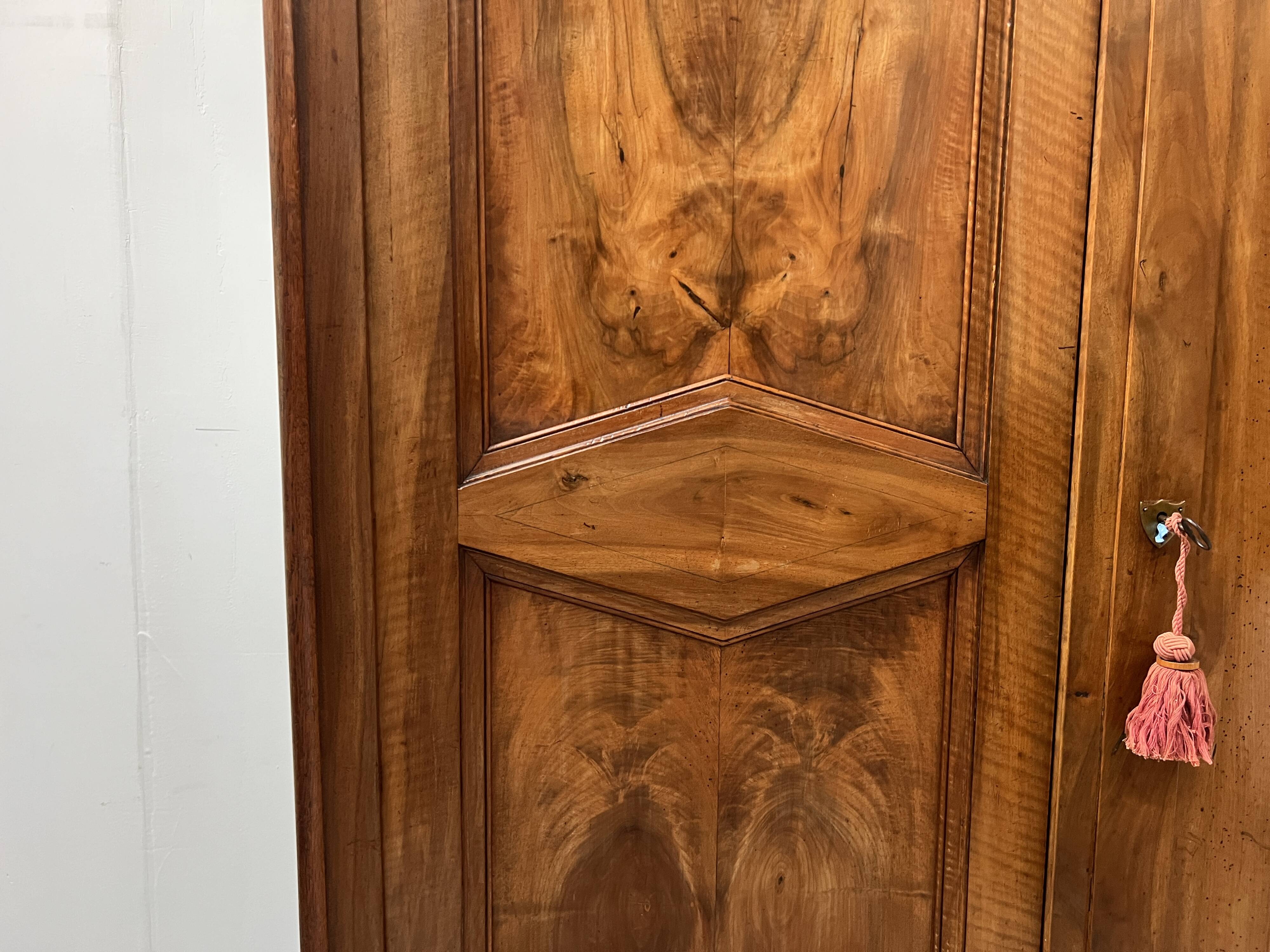 Napoleon III style wardrobe in solid walnut, 19th century