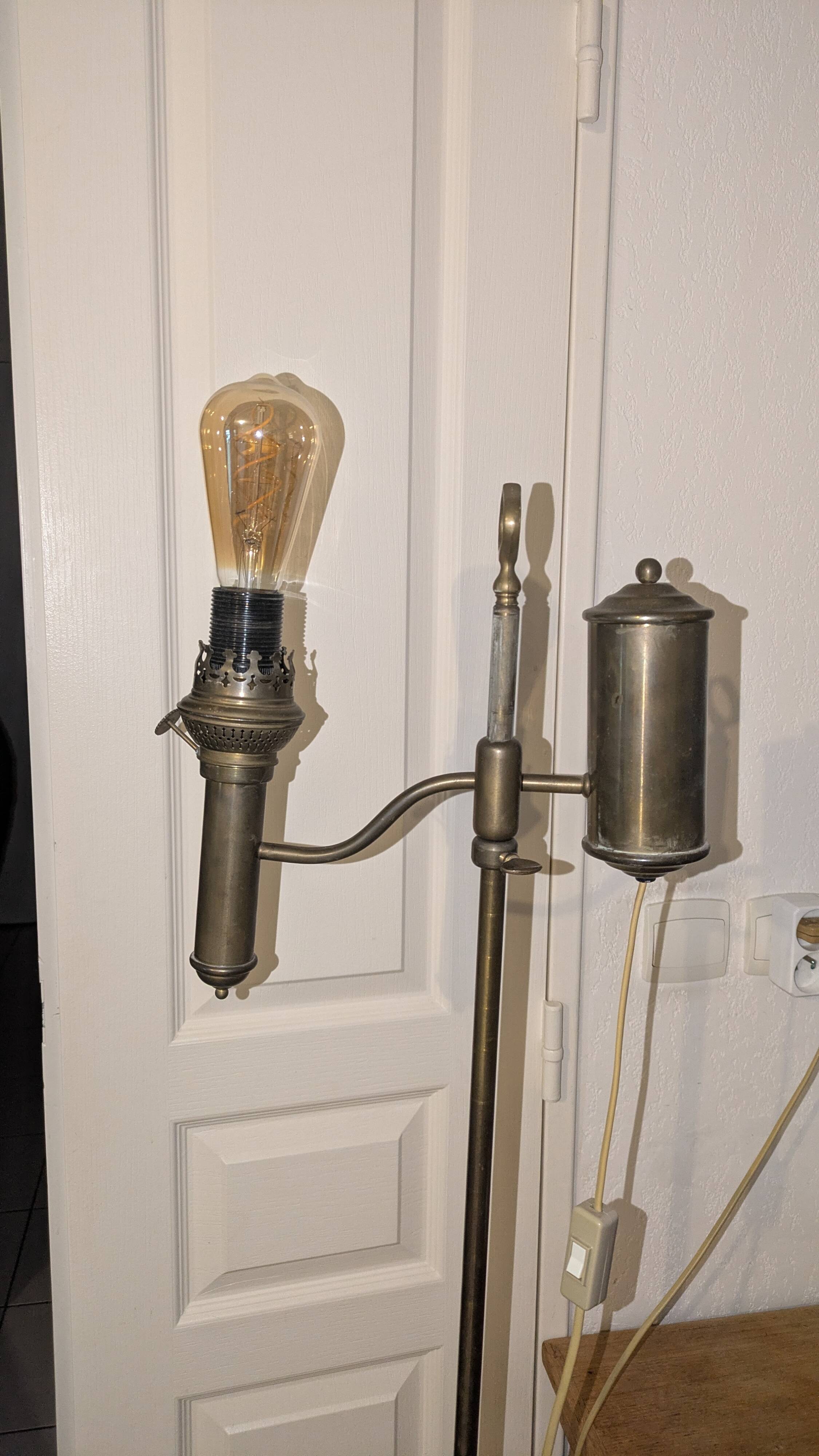 19th Century reading floor lamp - Wild & Wessel burner in solid brass