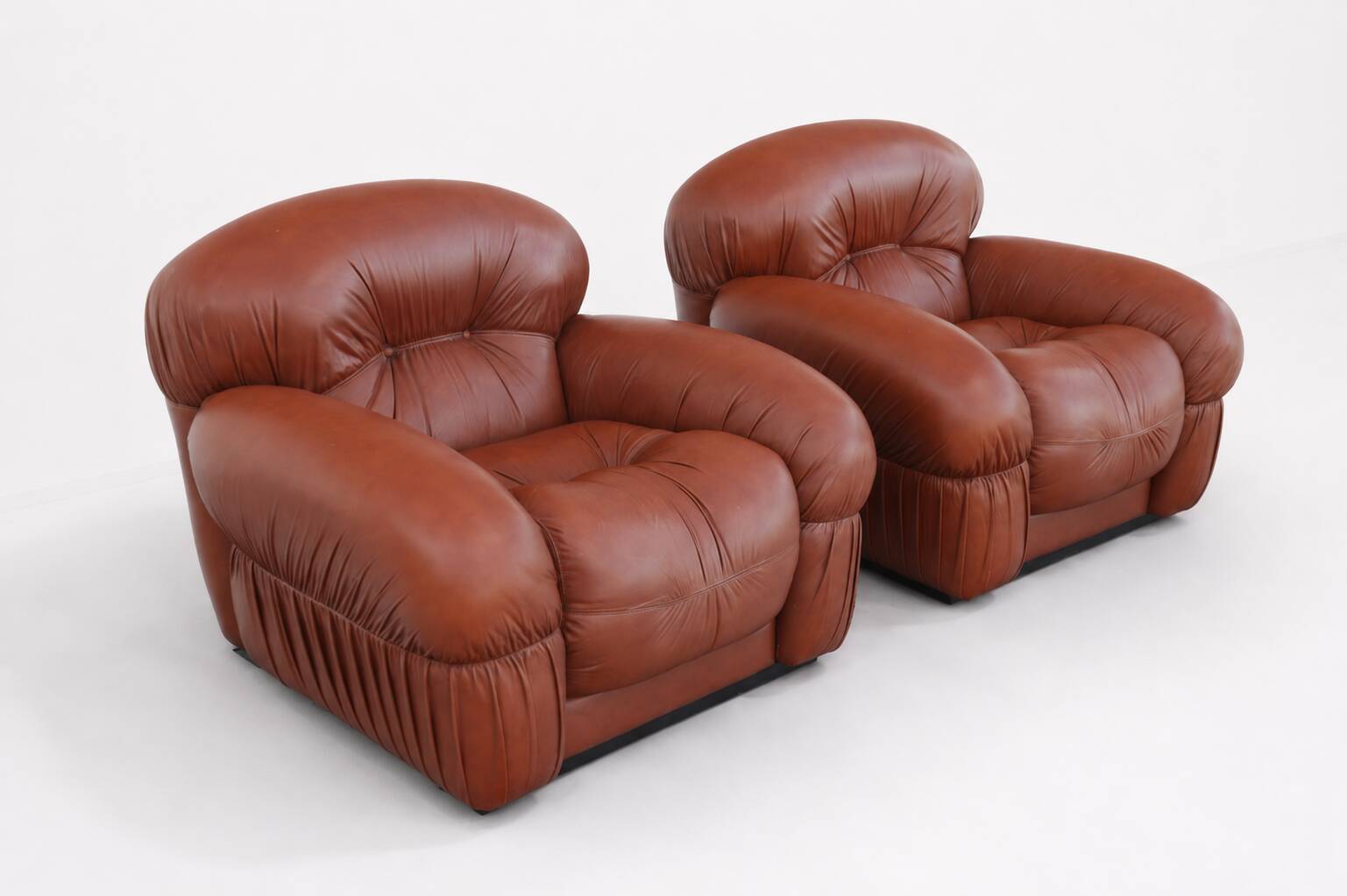 Vintage Italian design sculptural lounge chairs from 1970’s
