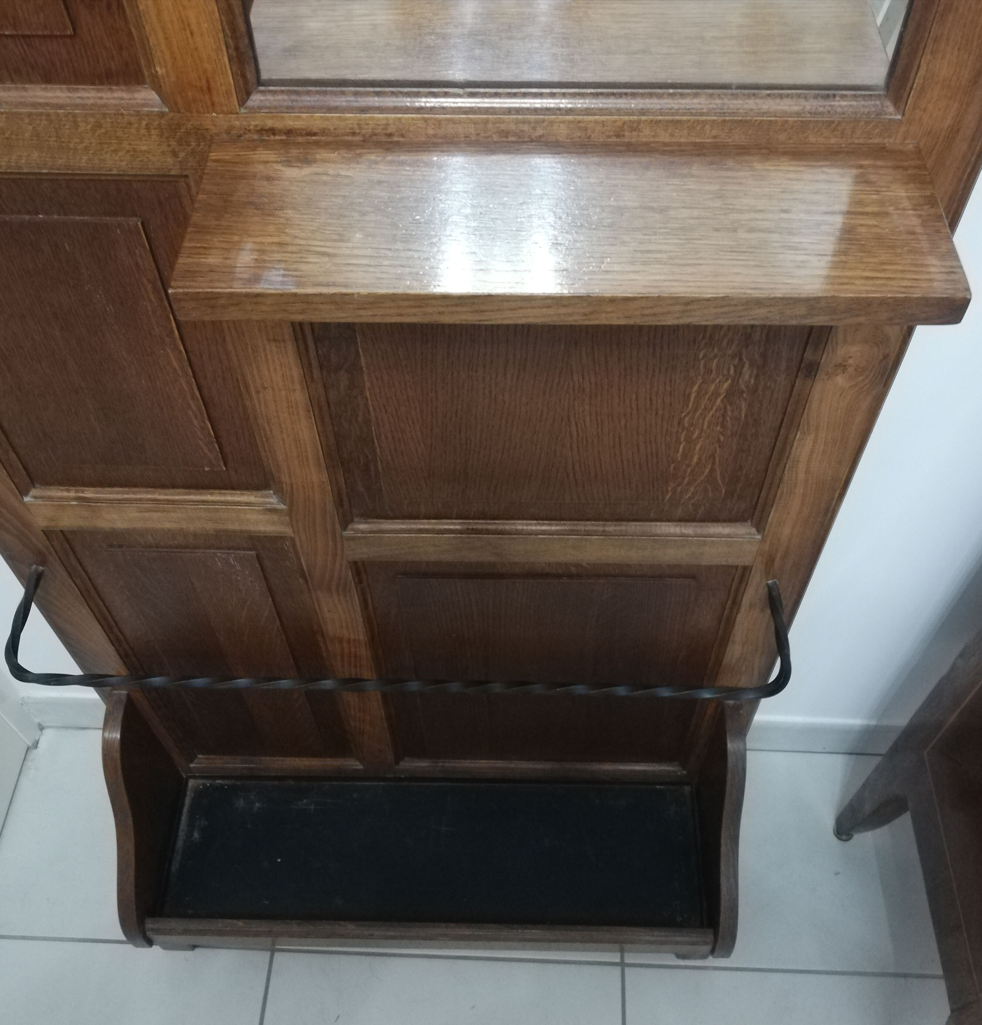 Cloakroom coat rack
