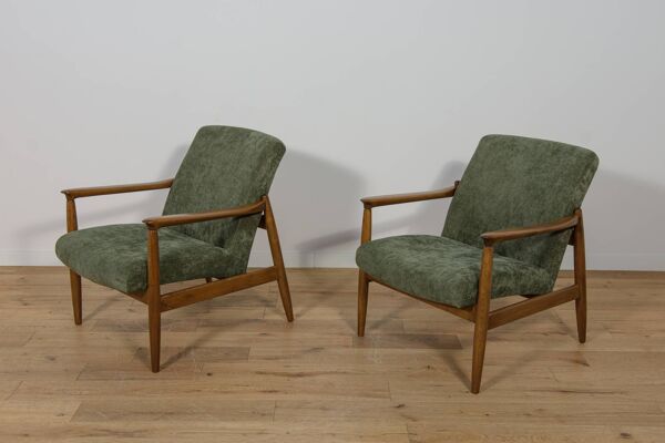 Fauteuils GFM-64 du milieu du siècle par Edmund Homa pour l'usine de meubles Gościcińskie, Pologne, lot de 2