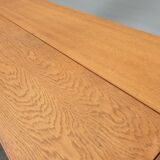 Console serves Singer Scandinavian design 1960