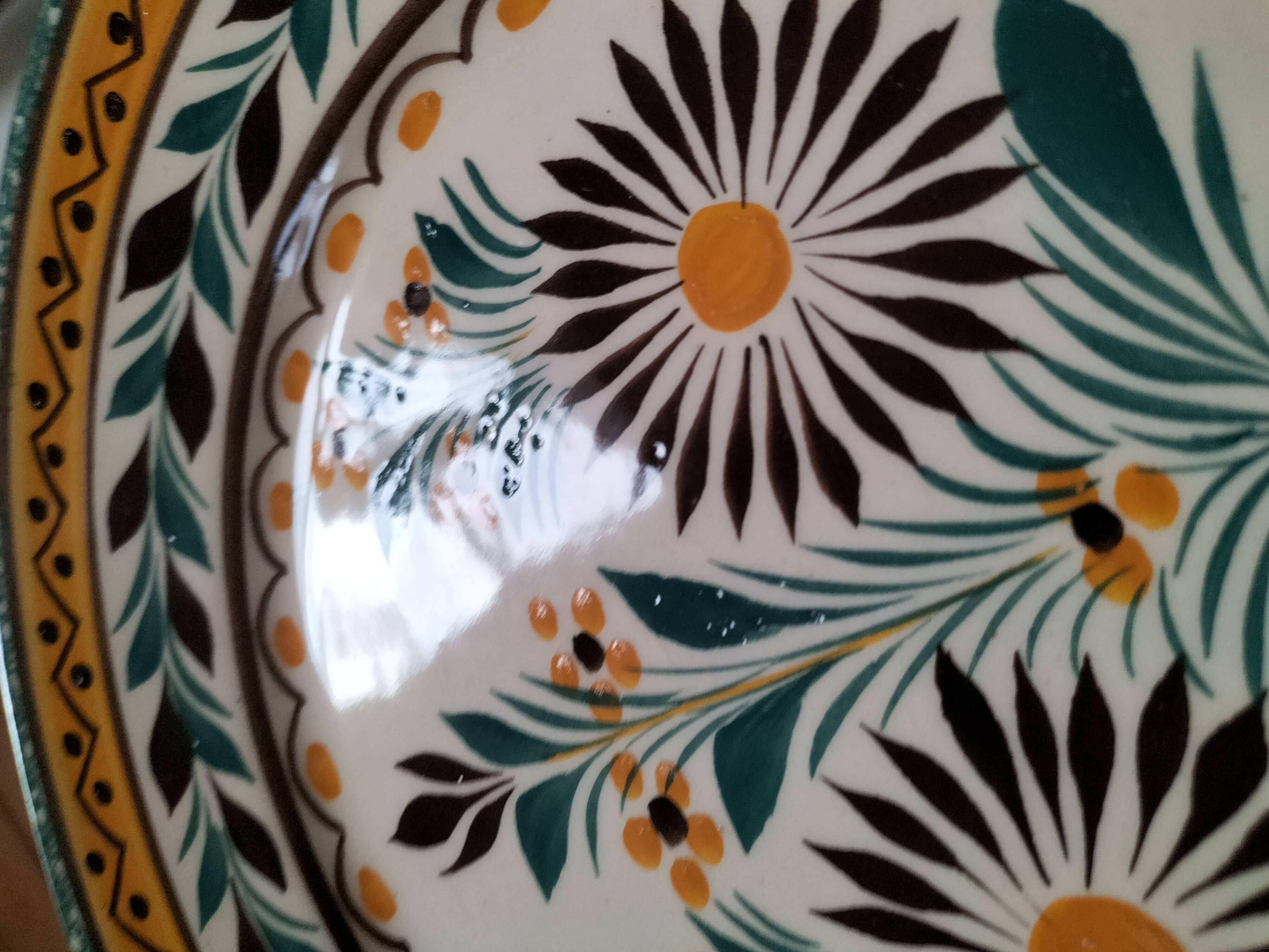 HB Quimper plate, Camaïeu model, green and saffron floral decoration