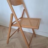 2 folding chairs canned