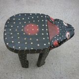 Tabouret depicting a cat