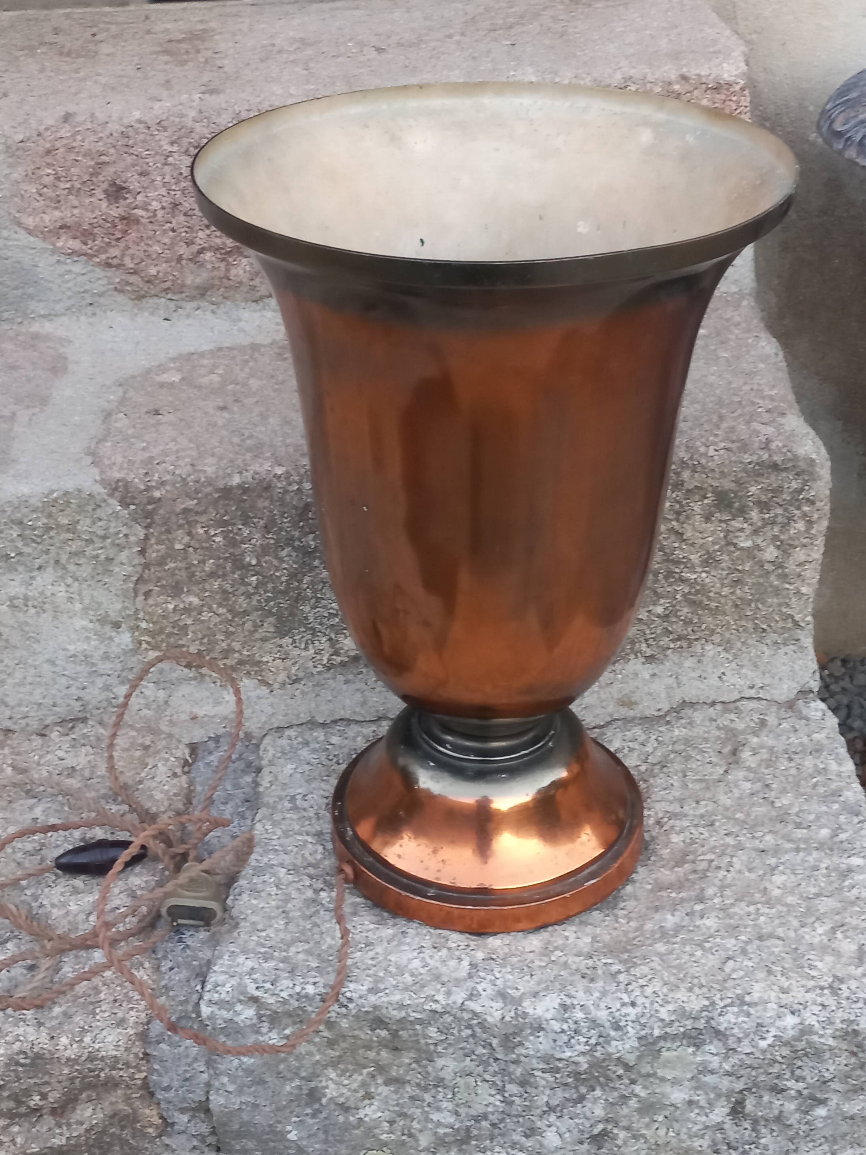 Art Deco tulip lamp in copper metal, 42.5cm from the 1930s.