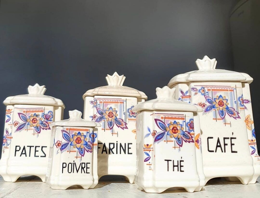 Five antique kitchen pots