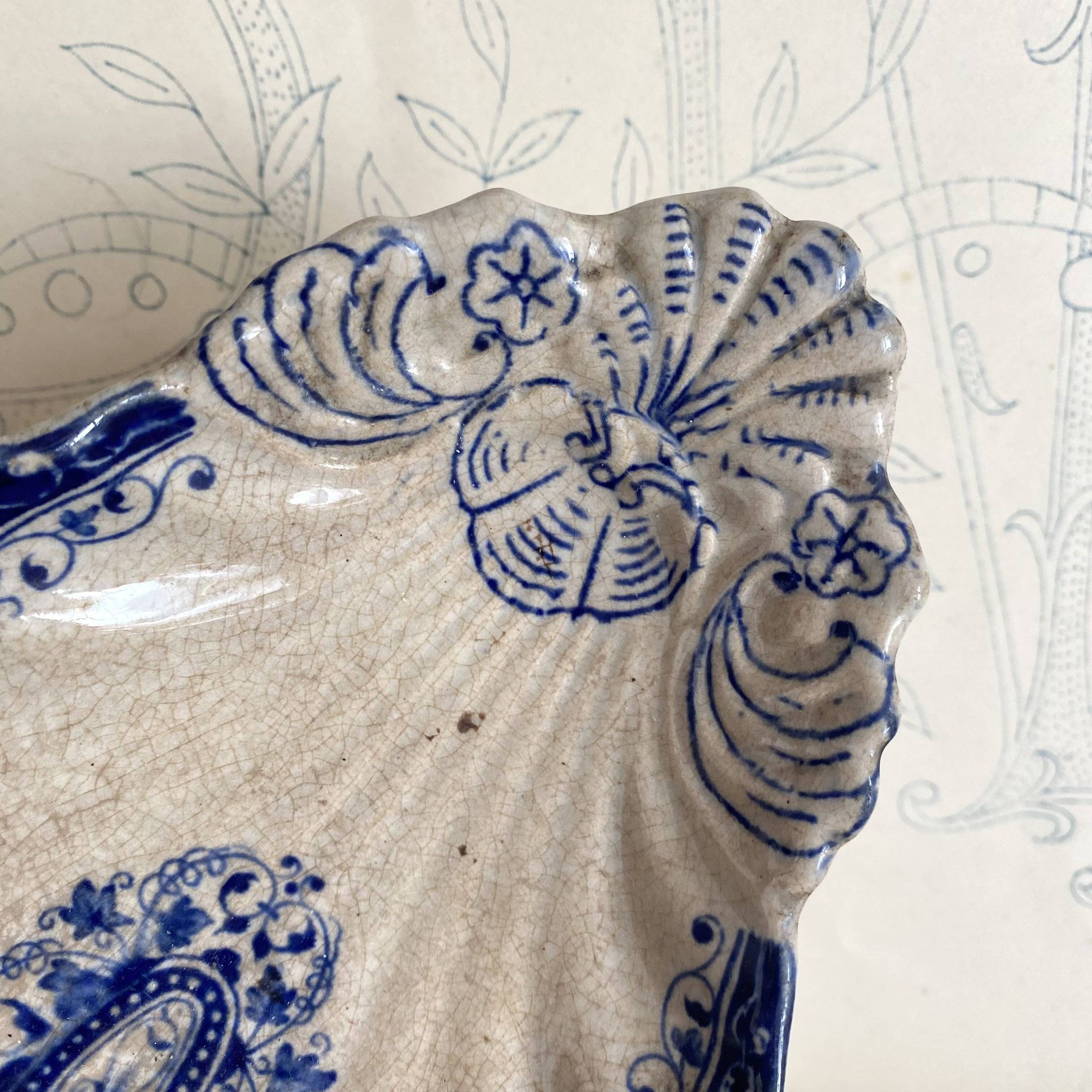 Ravier en terre de fer coquille Jules Vieillard, service "Louis XV"