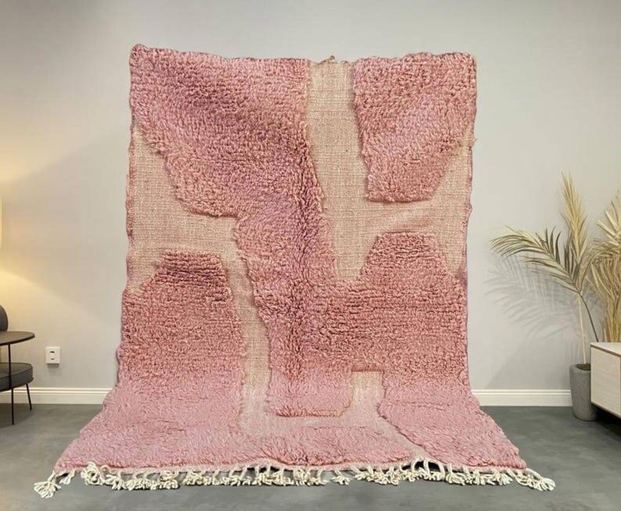 Berber carpet made of natural wool from the Amazigh Atlas, 150/250 cm.