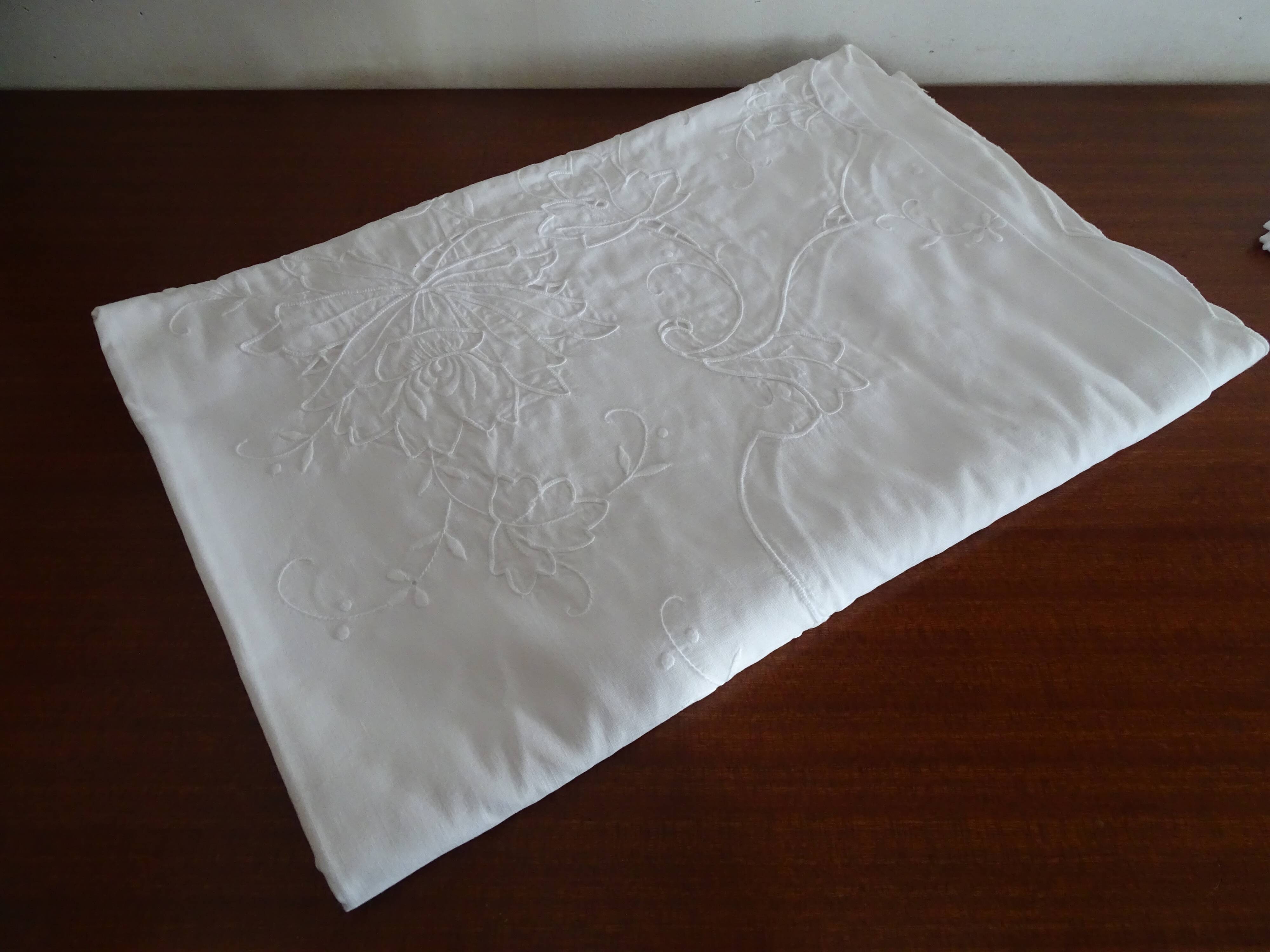 Tablecloth and 8 matching cotton towels - 200 x 160