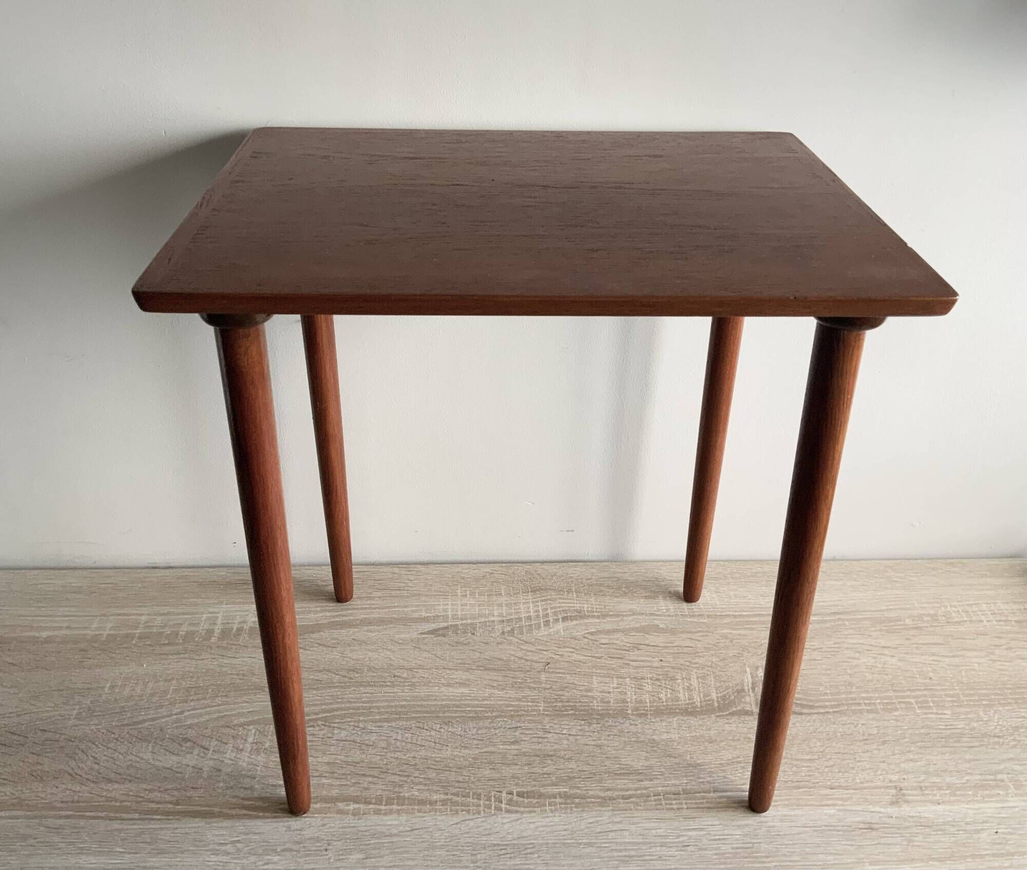 Table d'appoint en teck danois vintage des années 1960