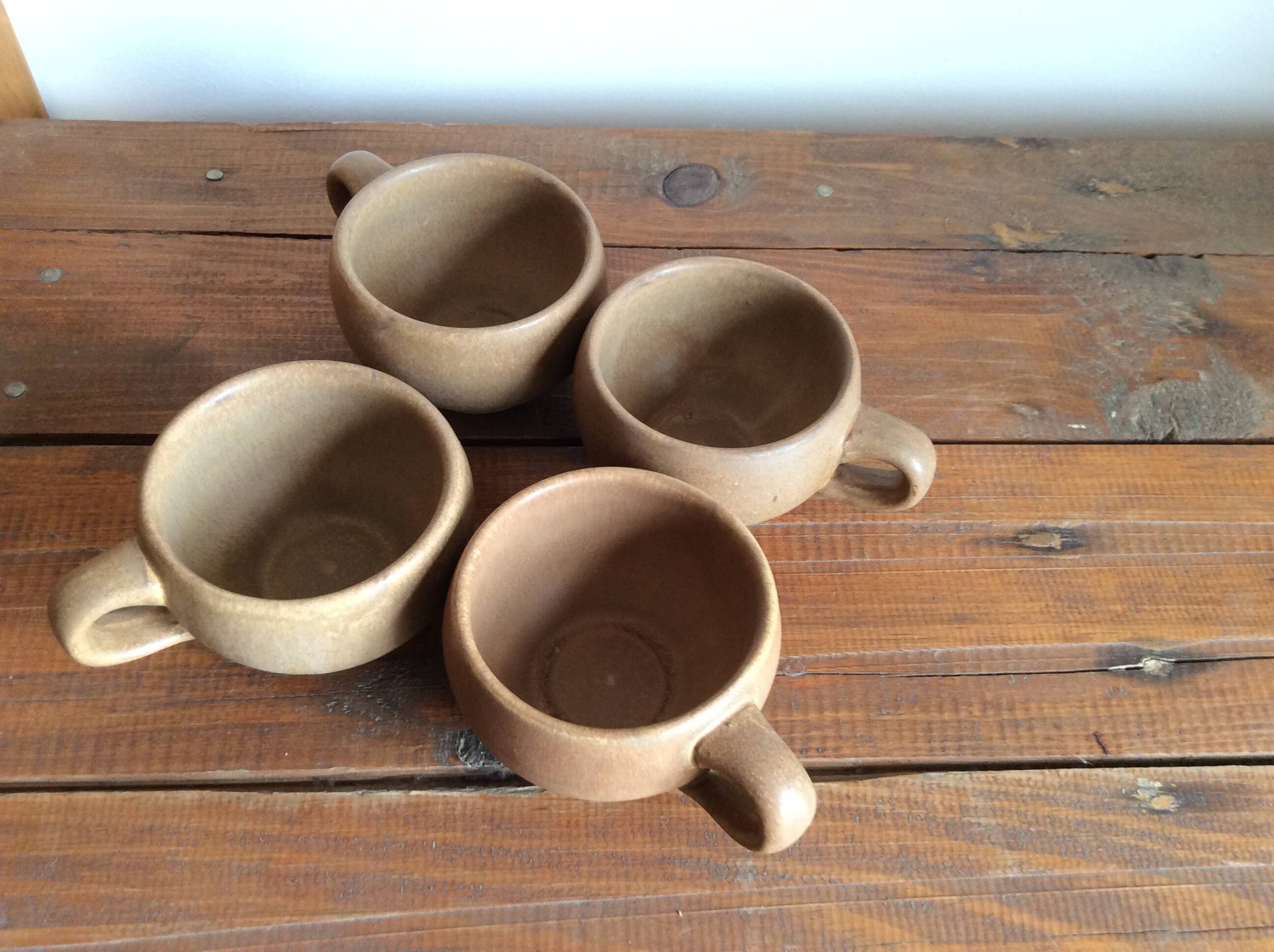 4 stoneware coffee cups