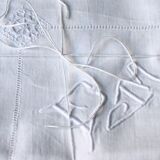Drap & taie oreiller anciens en lin brodés main