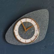 Horloge formica vintage pendule murale silencieuse asymétrique "Vert doré ronds"