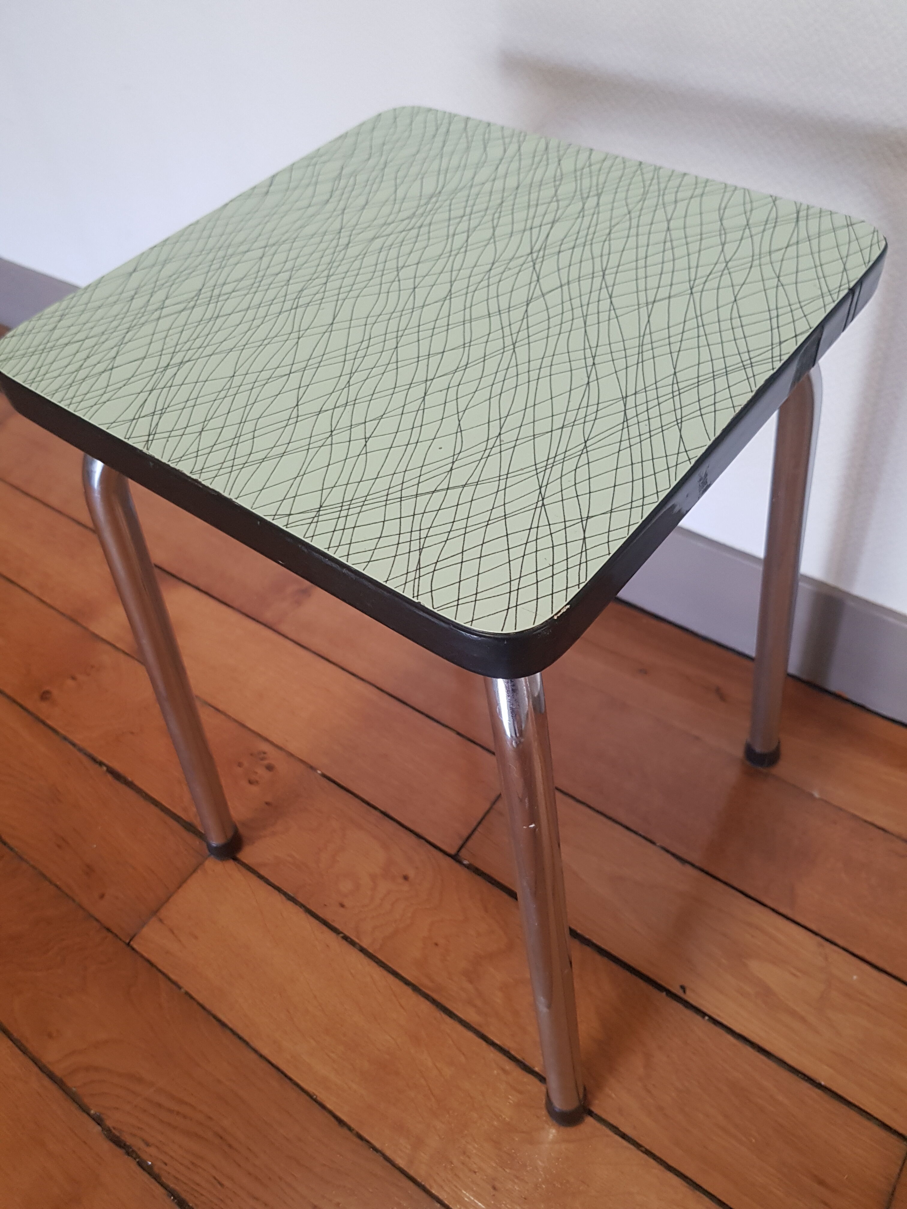 Formica Tabouret
