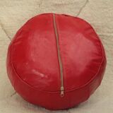 Moroccan pouf in red leather