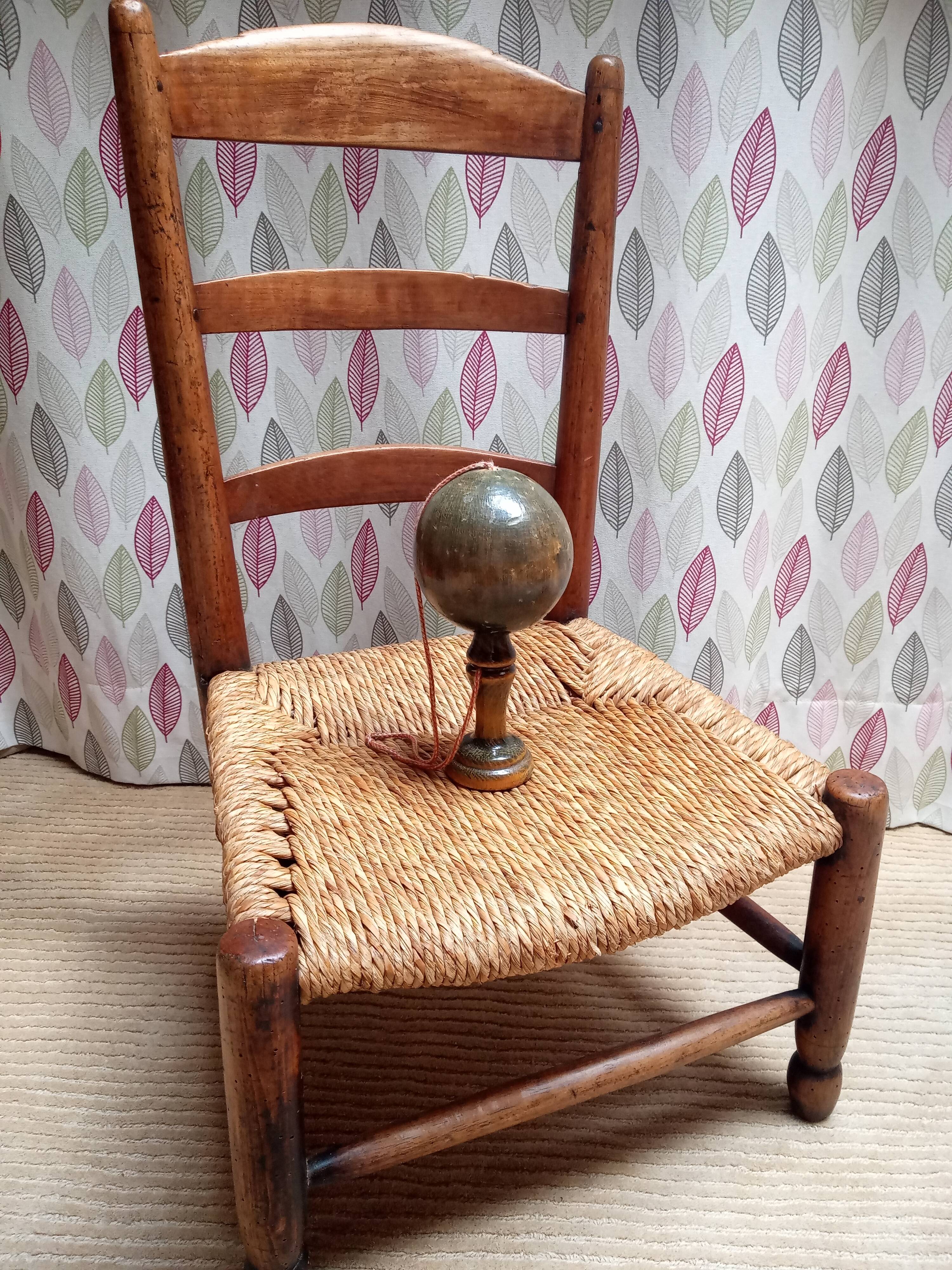 Chaise enfant ancienne