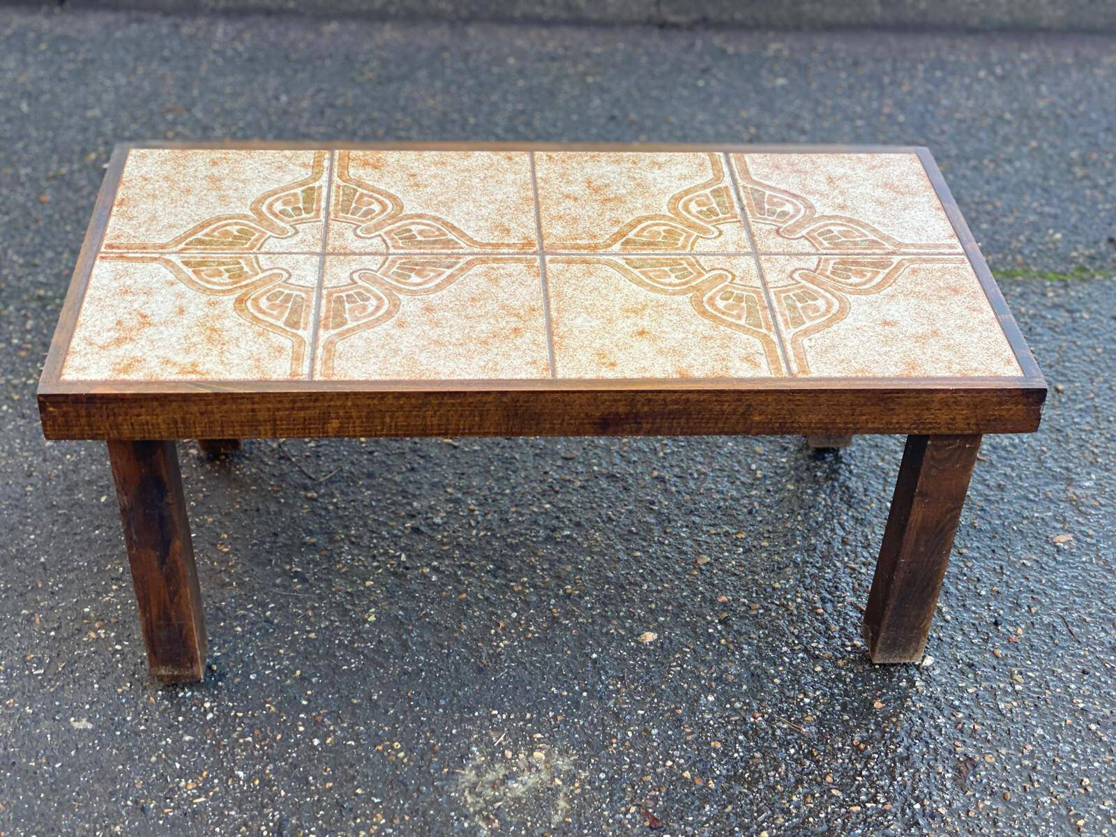 Table basse bois massif et céramique des années 1970 84x44cm