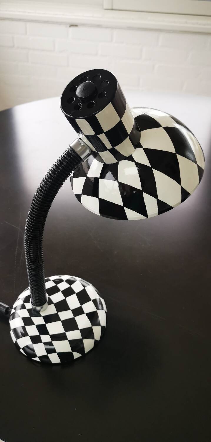 Optical checkerboard lamp