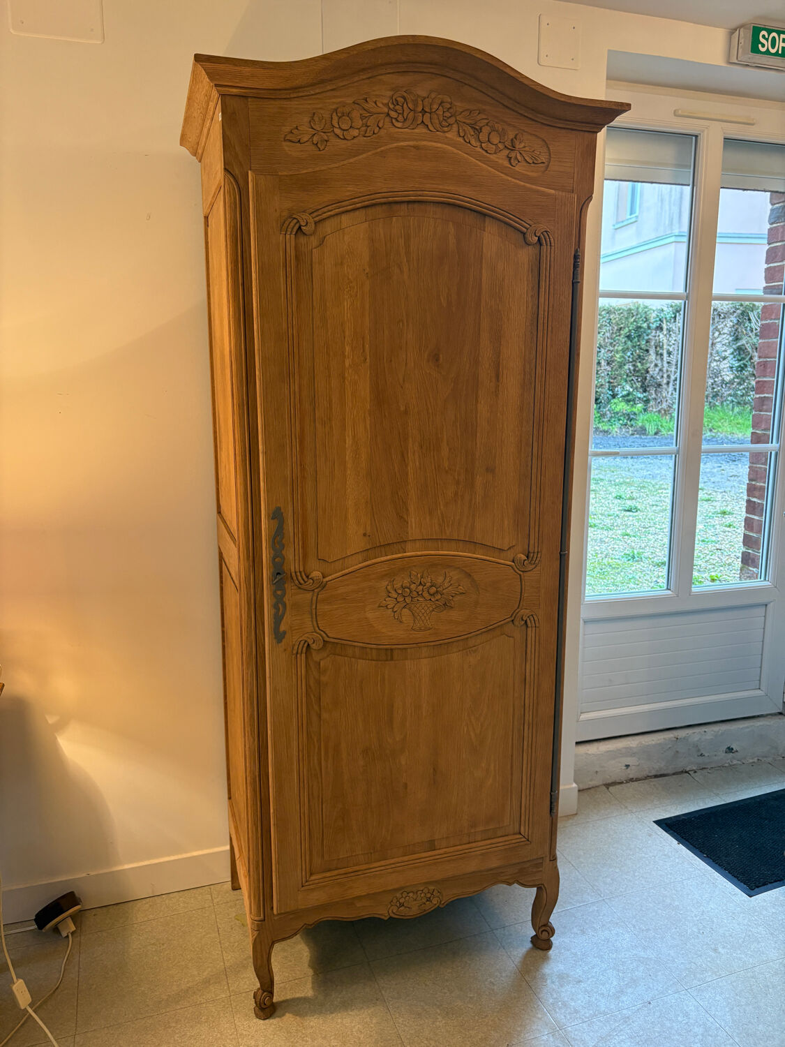 Oak bonnetière sandblasted