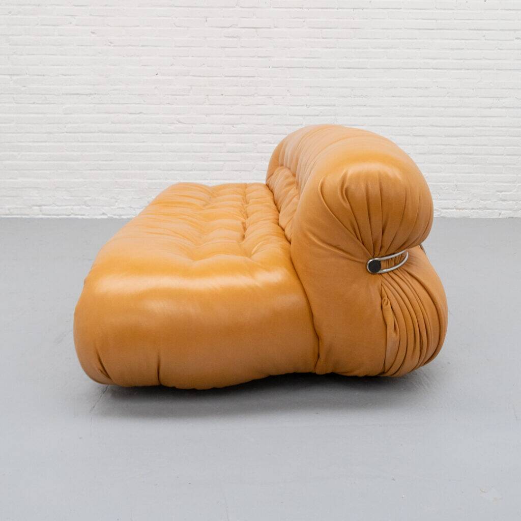 Canapé trois places Soriana d'Afra et Tobia Scarpa Cassina