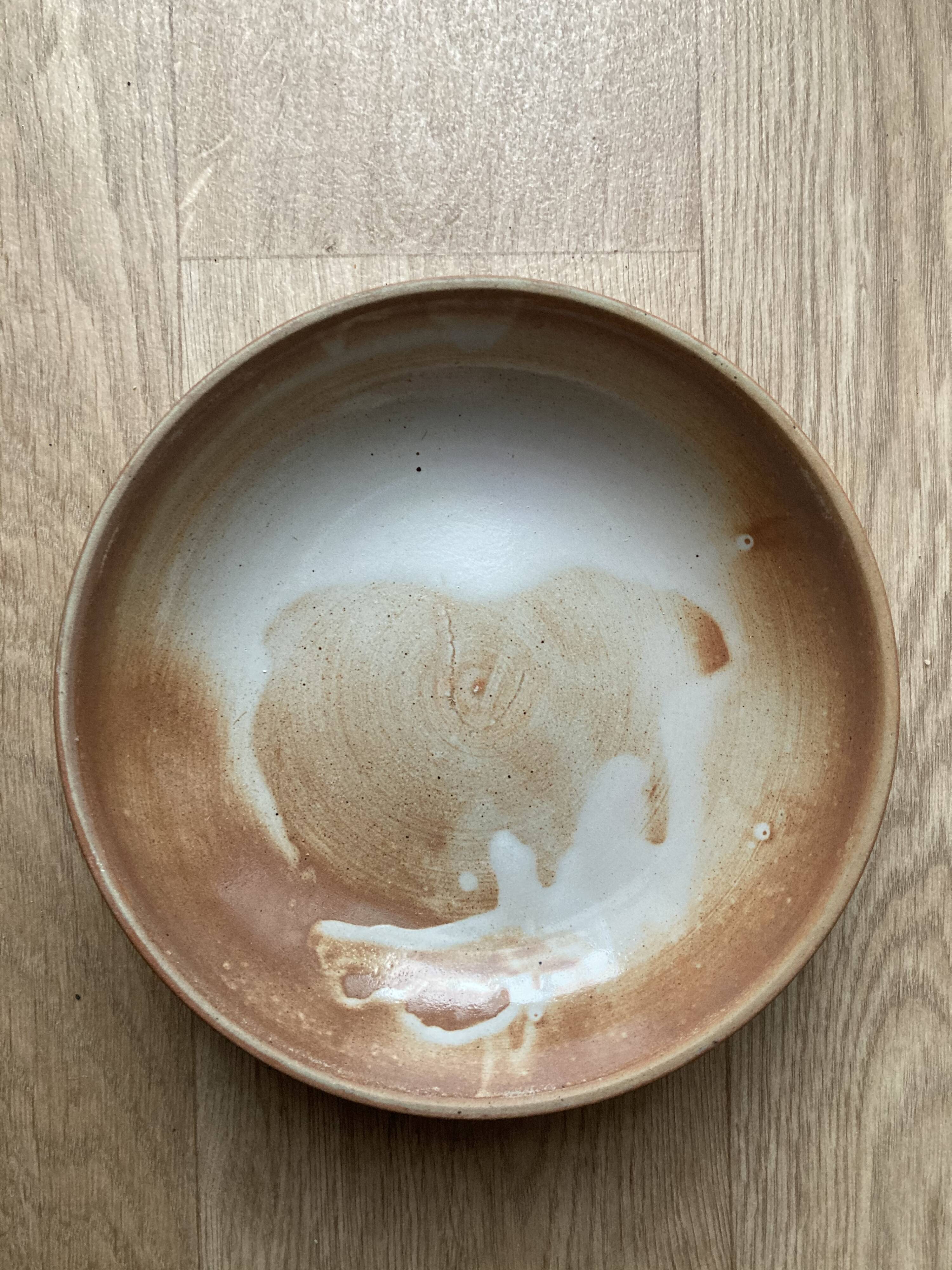 Lot of 6 hollow plates in pink sandstone