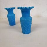 Paire de vases en opaline bleu