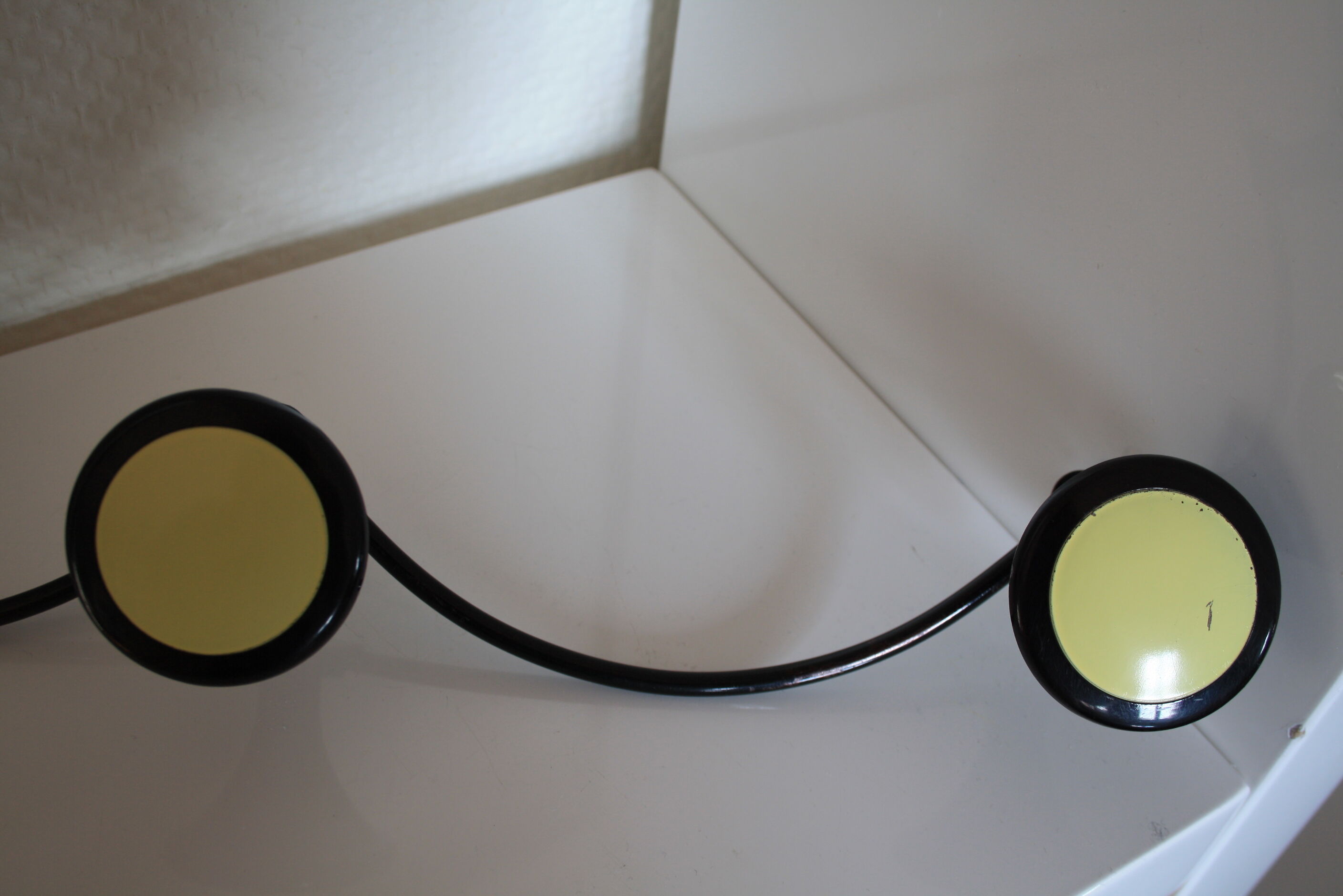 Porte manteaux patere bakelite metal années 50