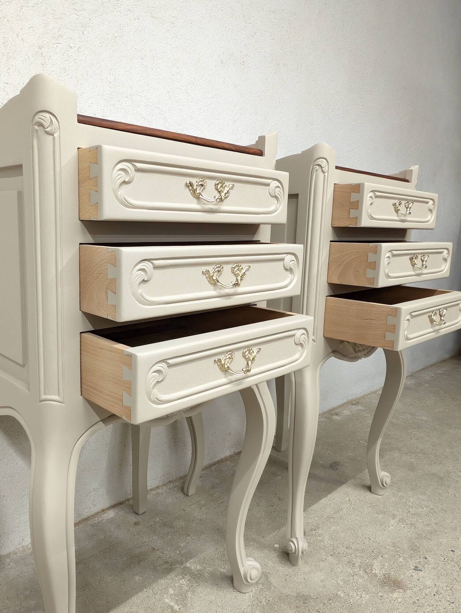 2 tables de chevet vintage en noyer