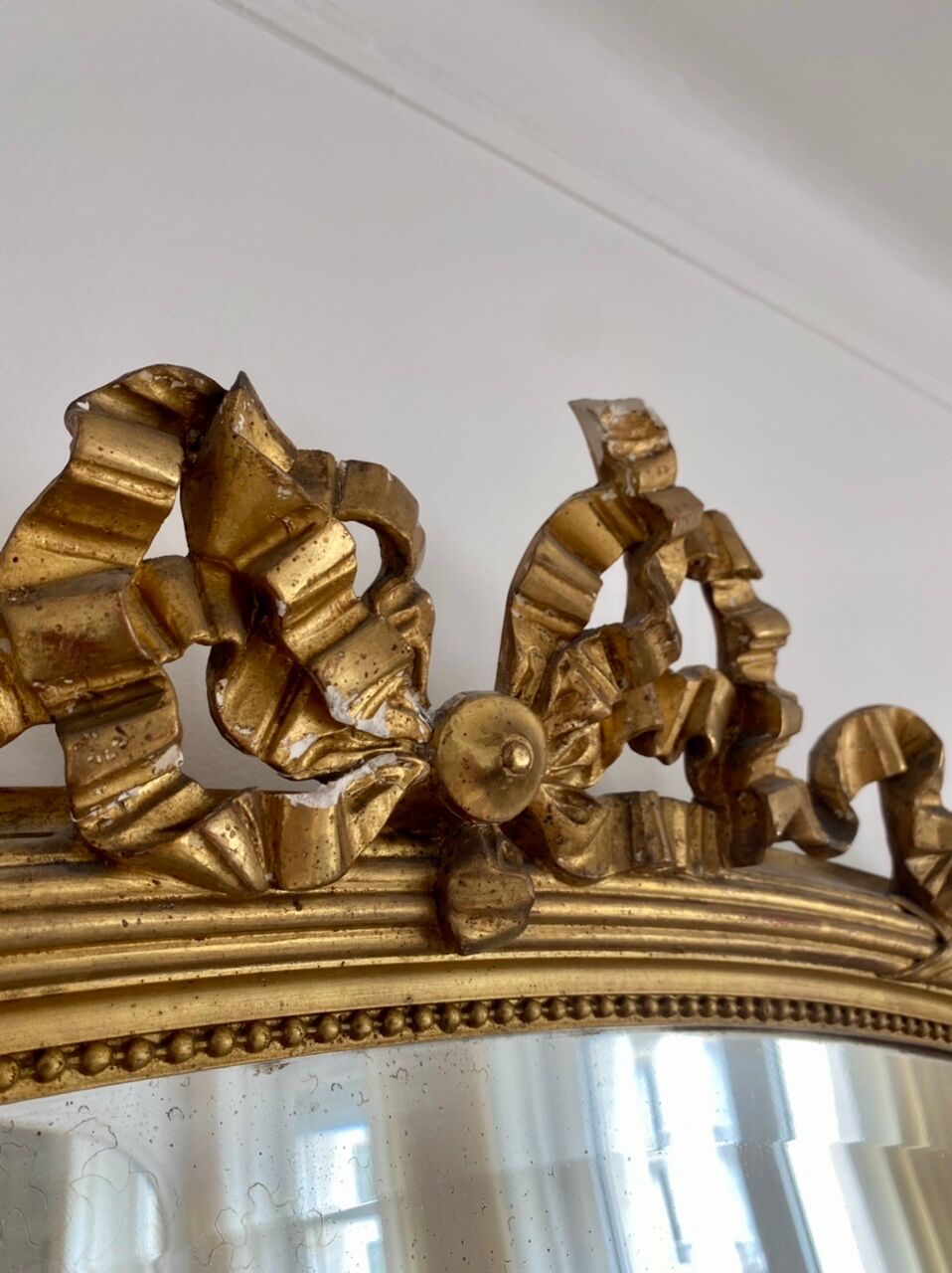 Louis XVI mirror, 19th century, gilded with sheet 136x88cm