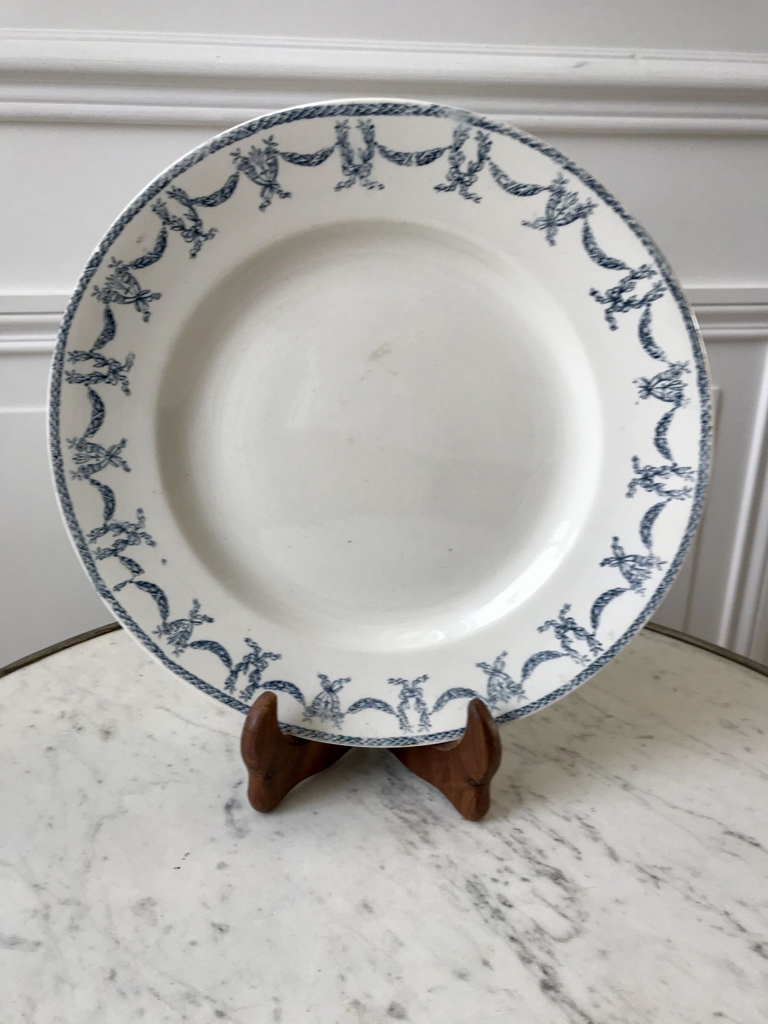 round dish in blue Iron Earth U&C Digoin Sarreguemines model Les Ternes late 19th century