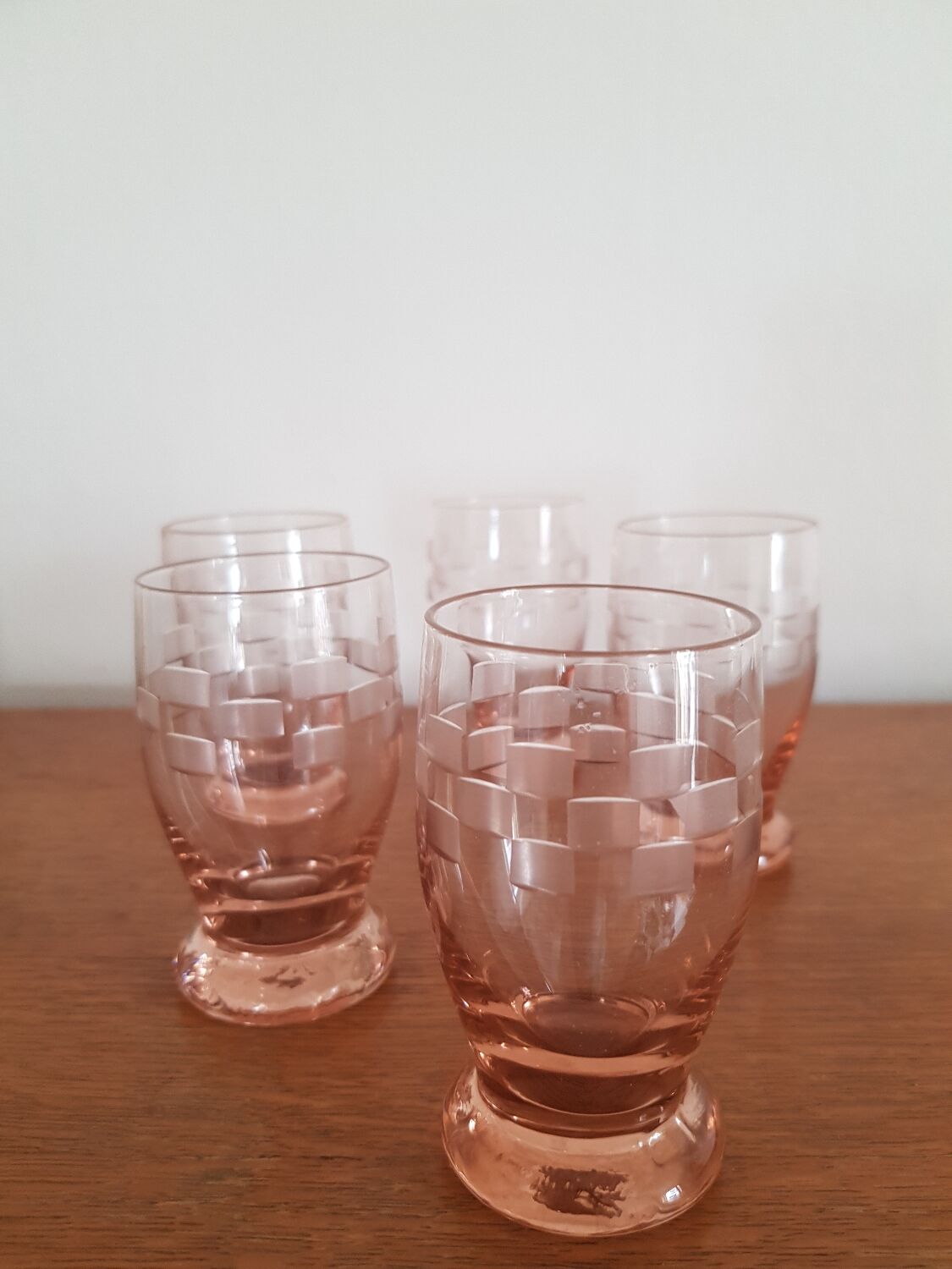 Set of 5 pink glasses